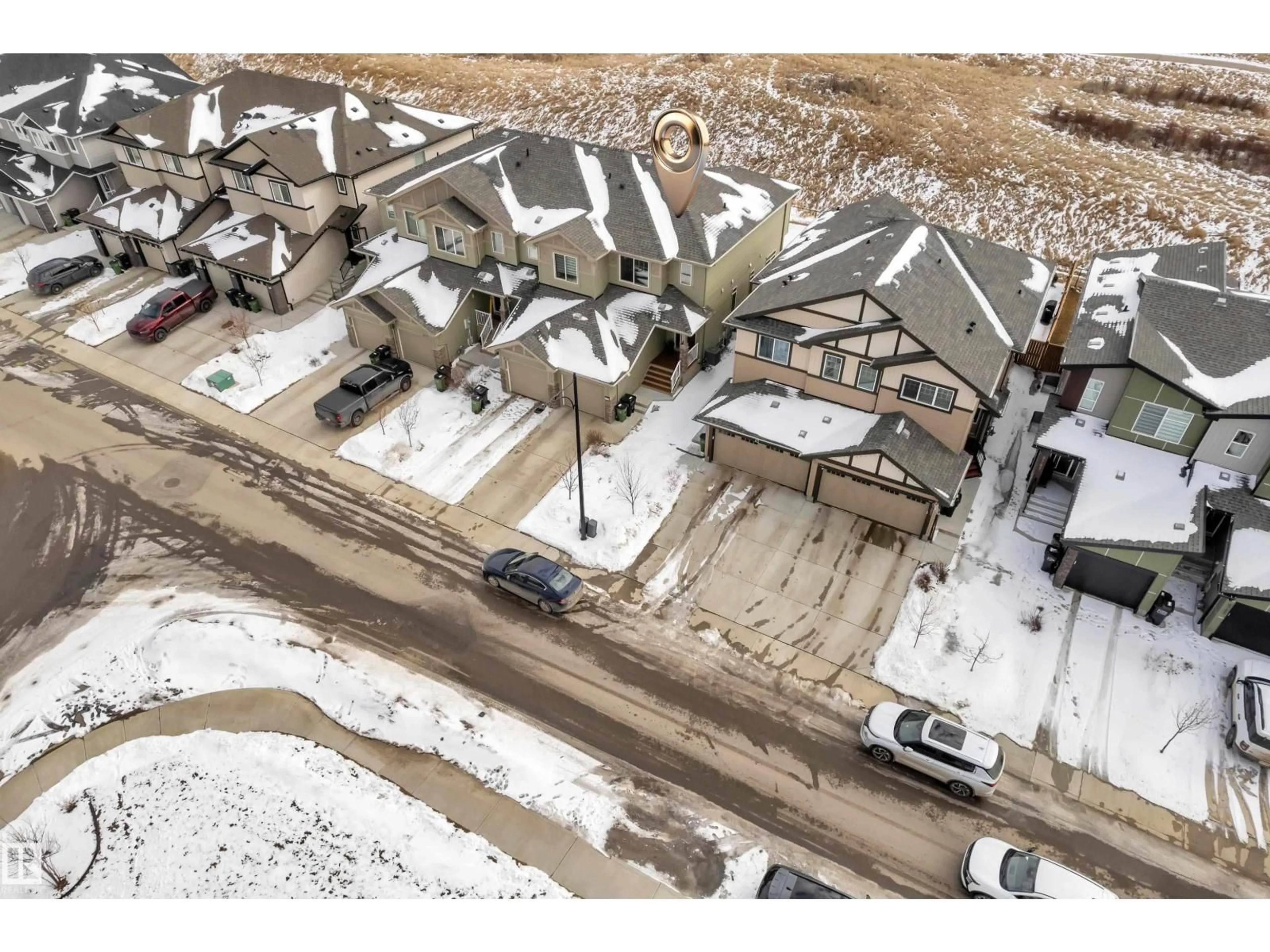 A pic from outside/outdoor area/front of a property/back of a property/a pic from drone, street for SW - 8781 CARSON WY, Edmonton Alberta T6W4M3