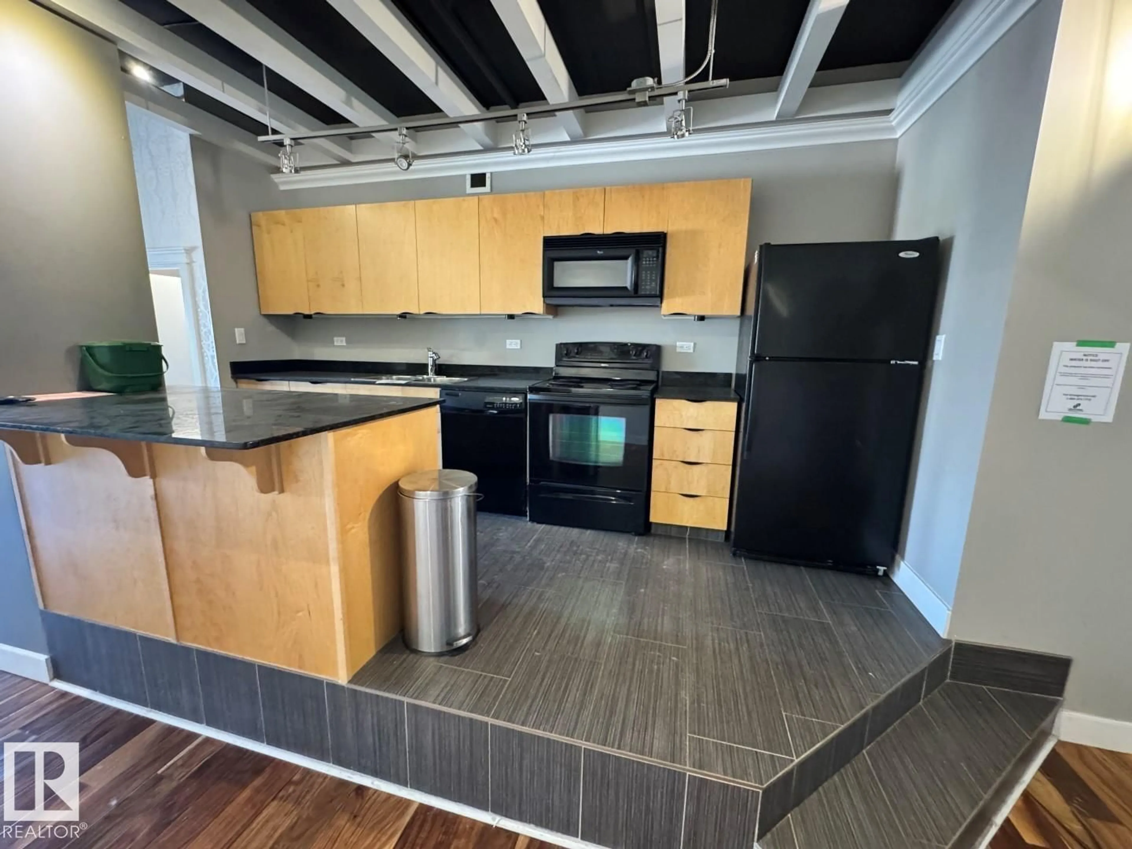 Standard kitchen, unknown for 304 - 10179 105 ST NW, Edmonton Alberta T5J3N1