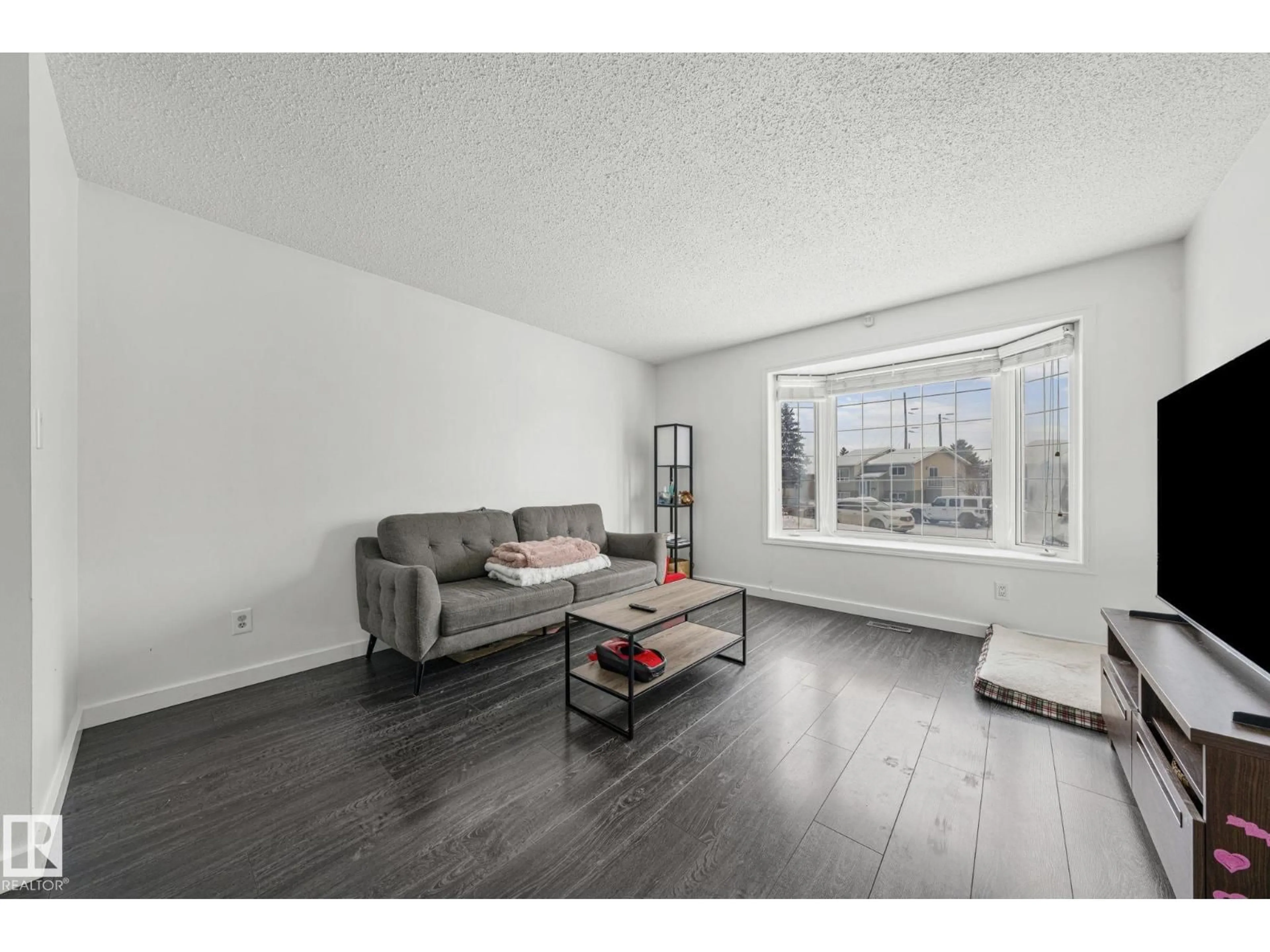 A pic of a room for 115 WARWICK RD, Edmonton Alberta T5X4P7