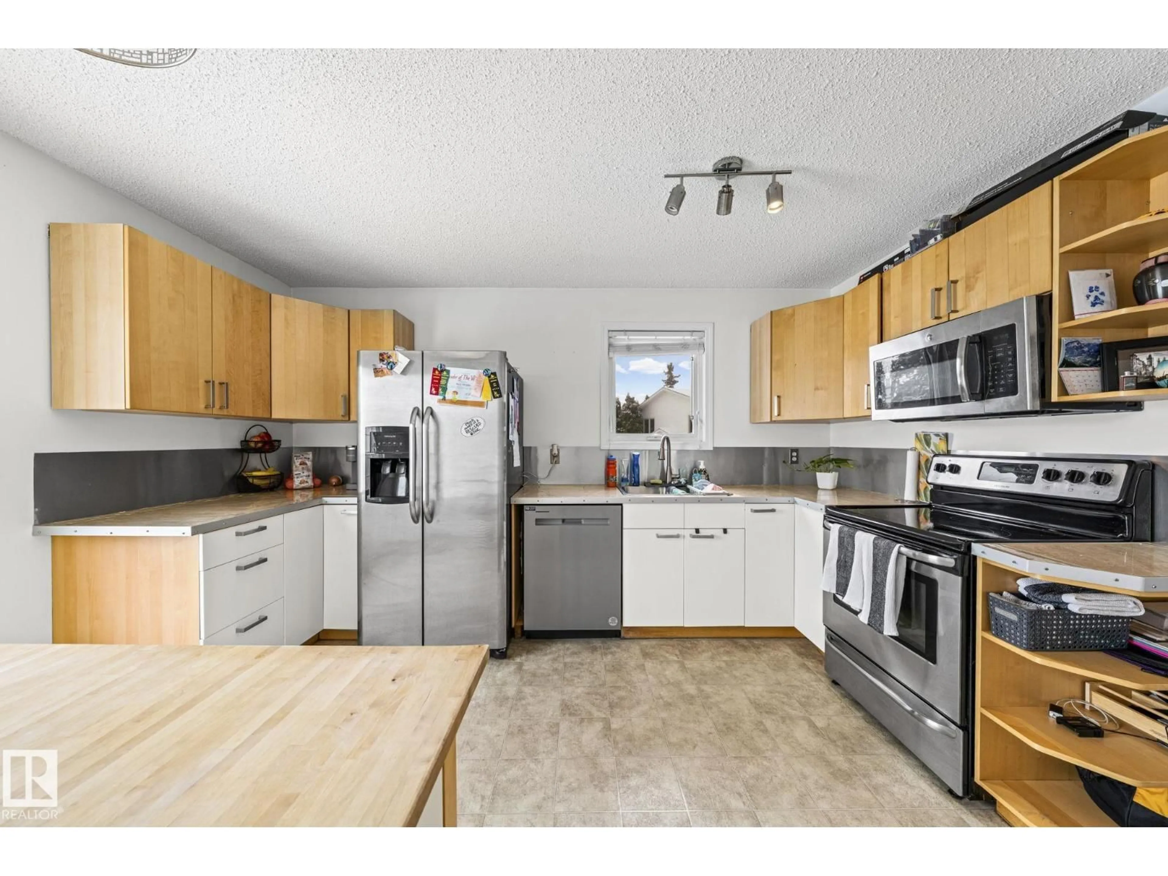 Unknown for 115 WARWICK RD, Edmonton Alberta T5X4P7