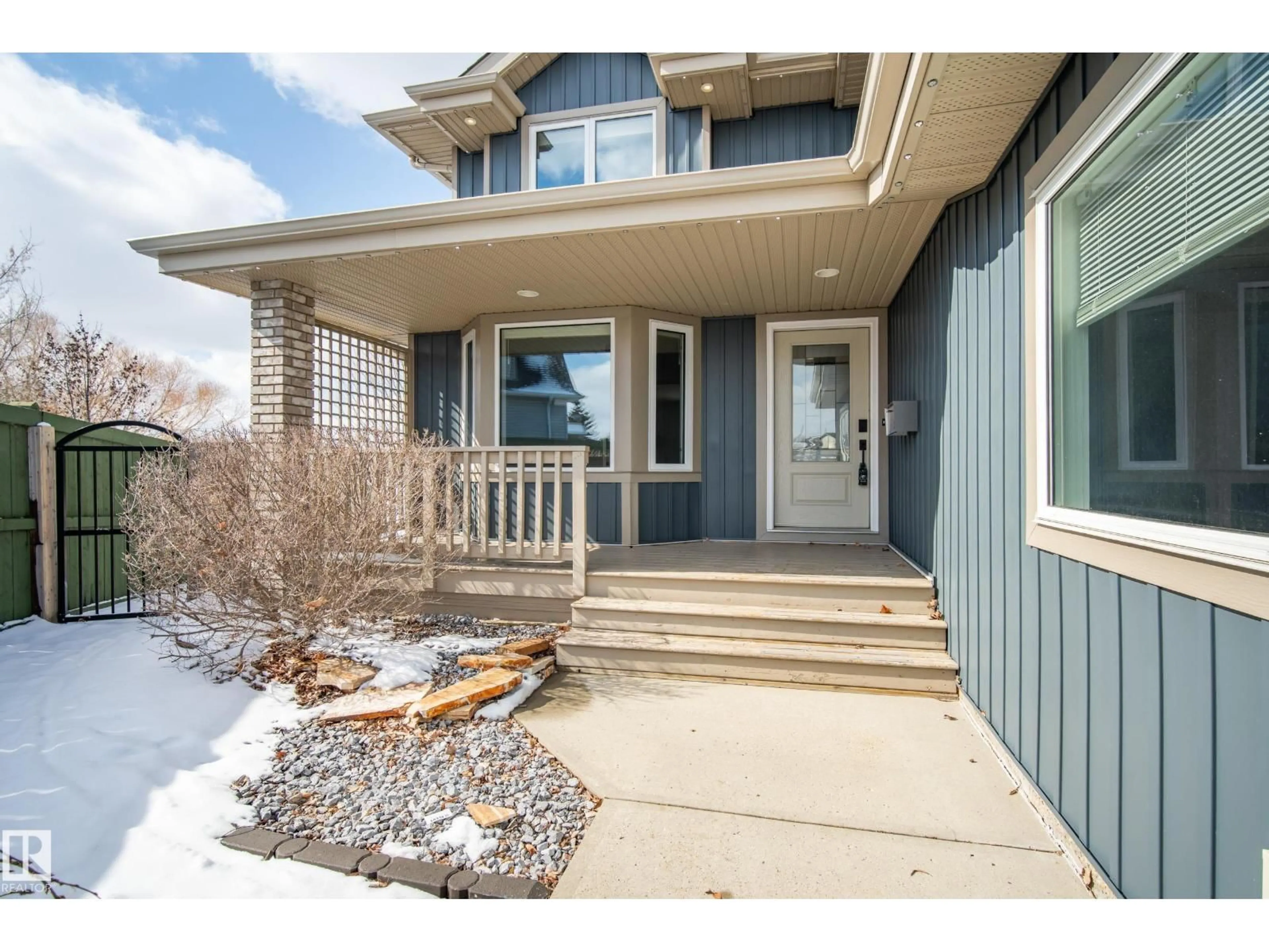 Home with vinyl exterior material, street for 30 CARSON CO, Sherwood Park Alberta T8H2G6