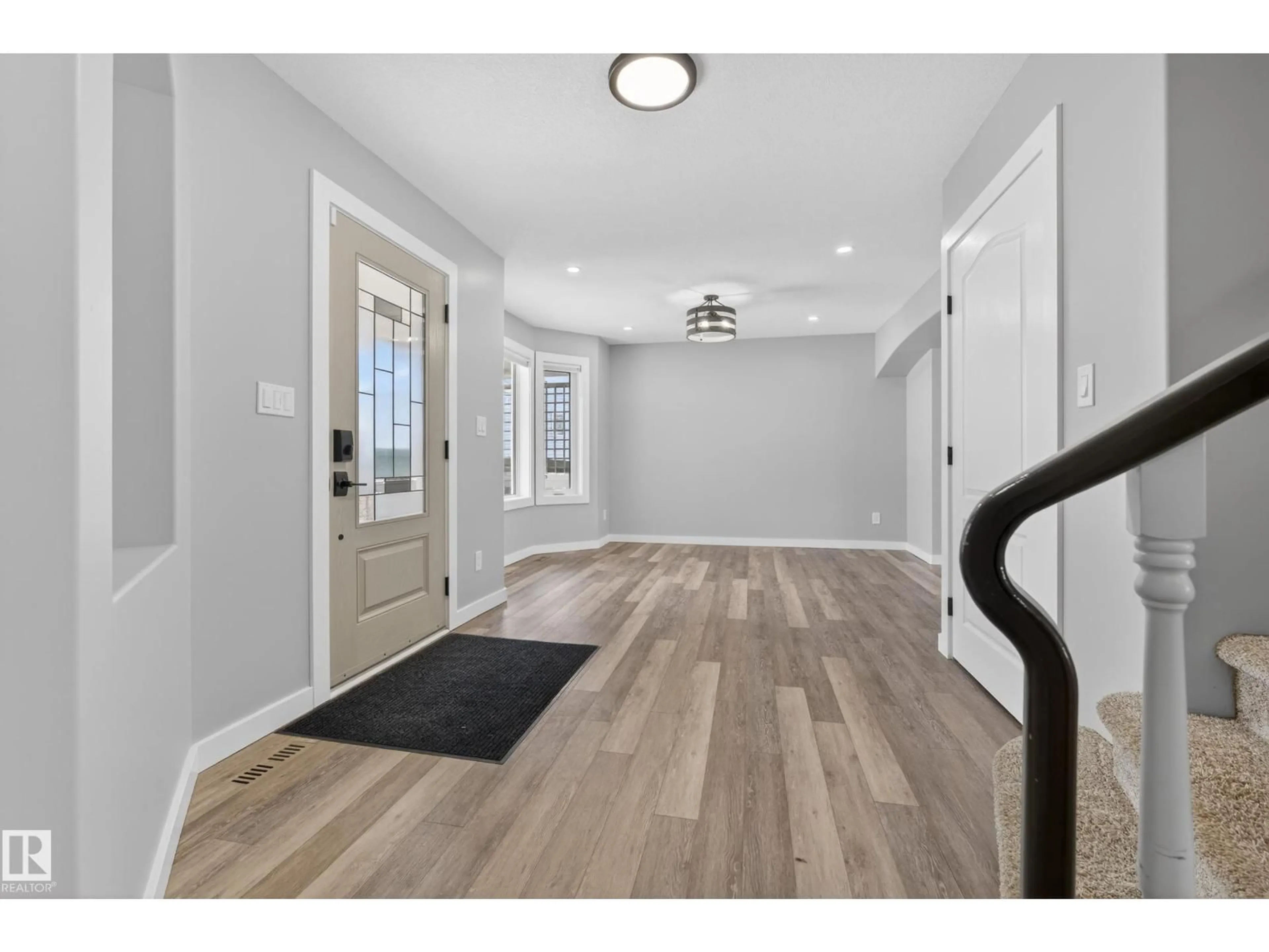 Indoor entryway for 30 CARSON CO, Sherwood Park Alberta T8H2G6