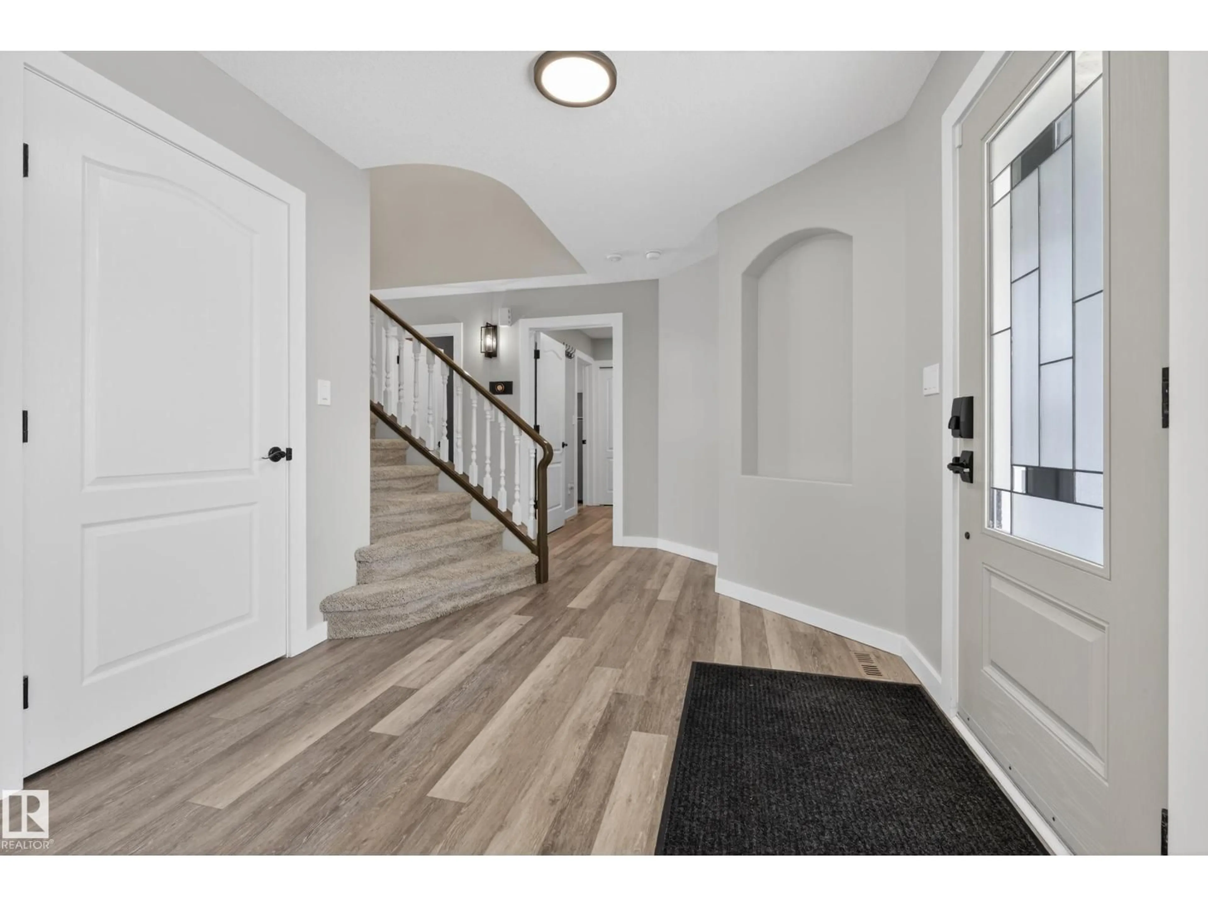 Indoor entryway for 30 CARSON CO, Sherwood Park Alberta T8H2G6