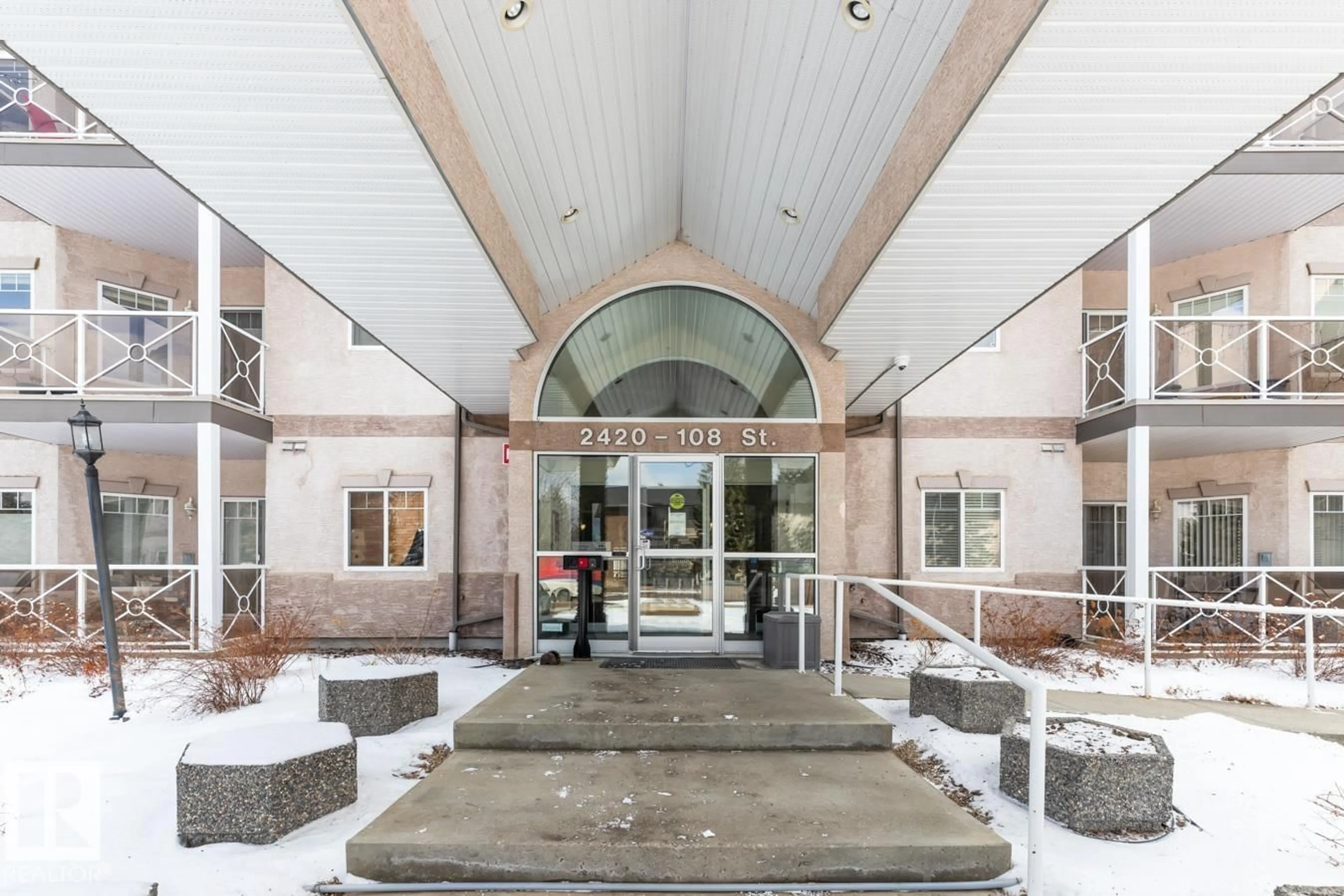 Indoor foyer for #410 - 2420 108 ST, Edmonton Alberta T6J7J3