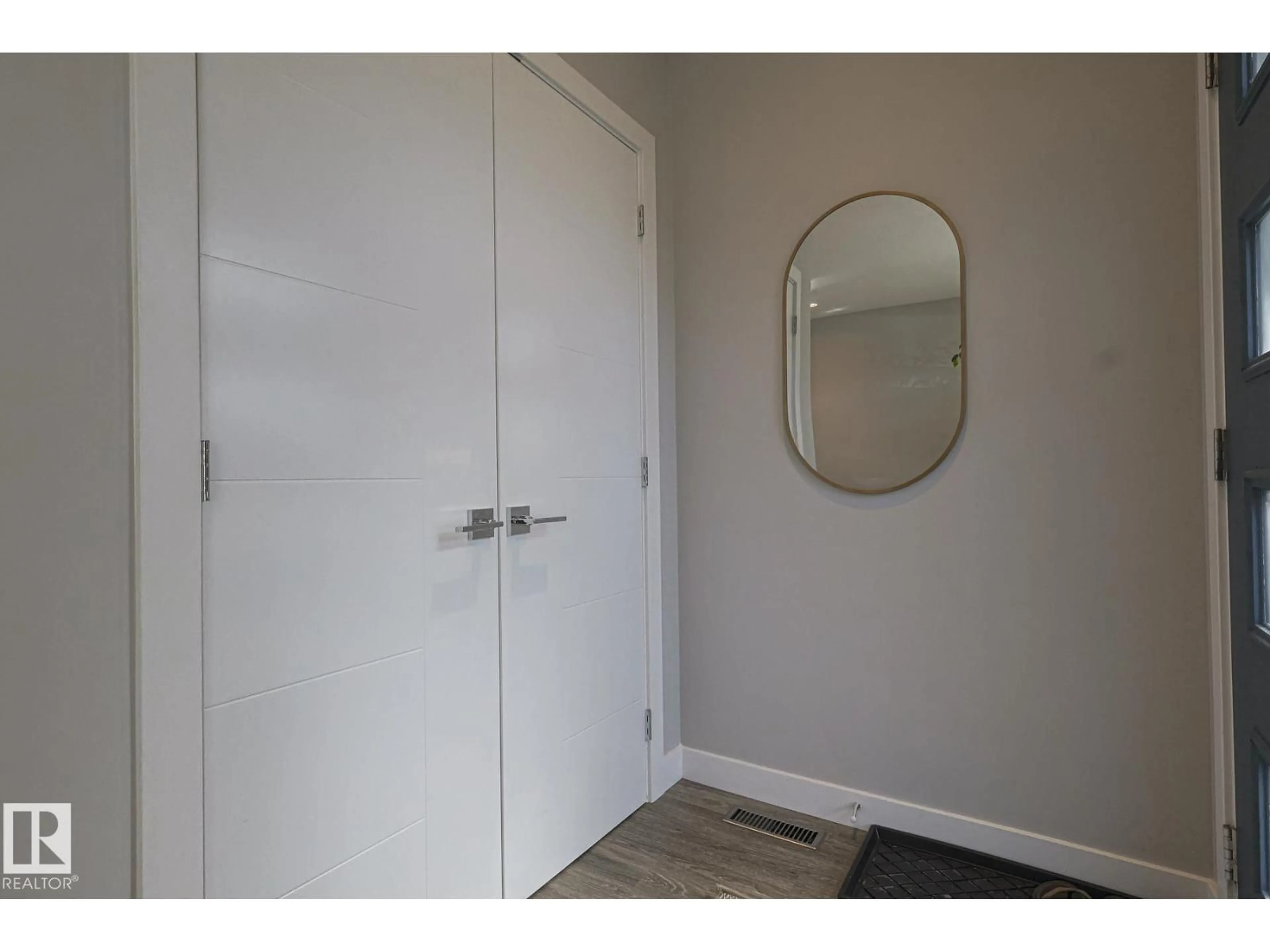 Unknown for 10824 63 AV, Edmonton Alberta T6H1P8