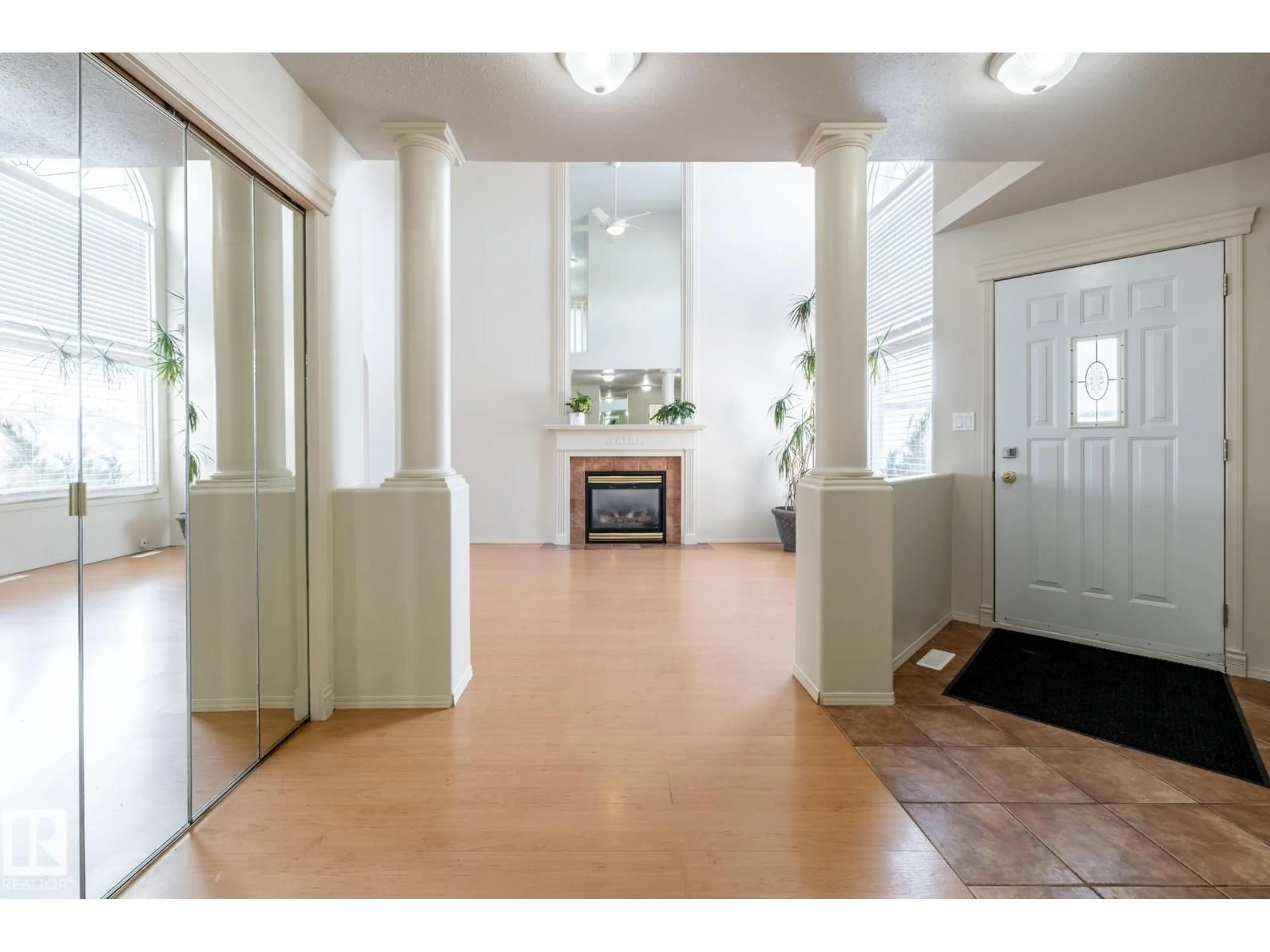 Indoor foyer for 14503 131 ST, Edmonton Alberta T5V1G8