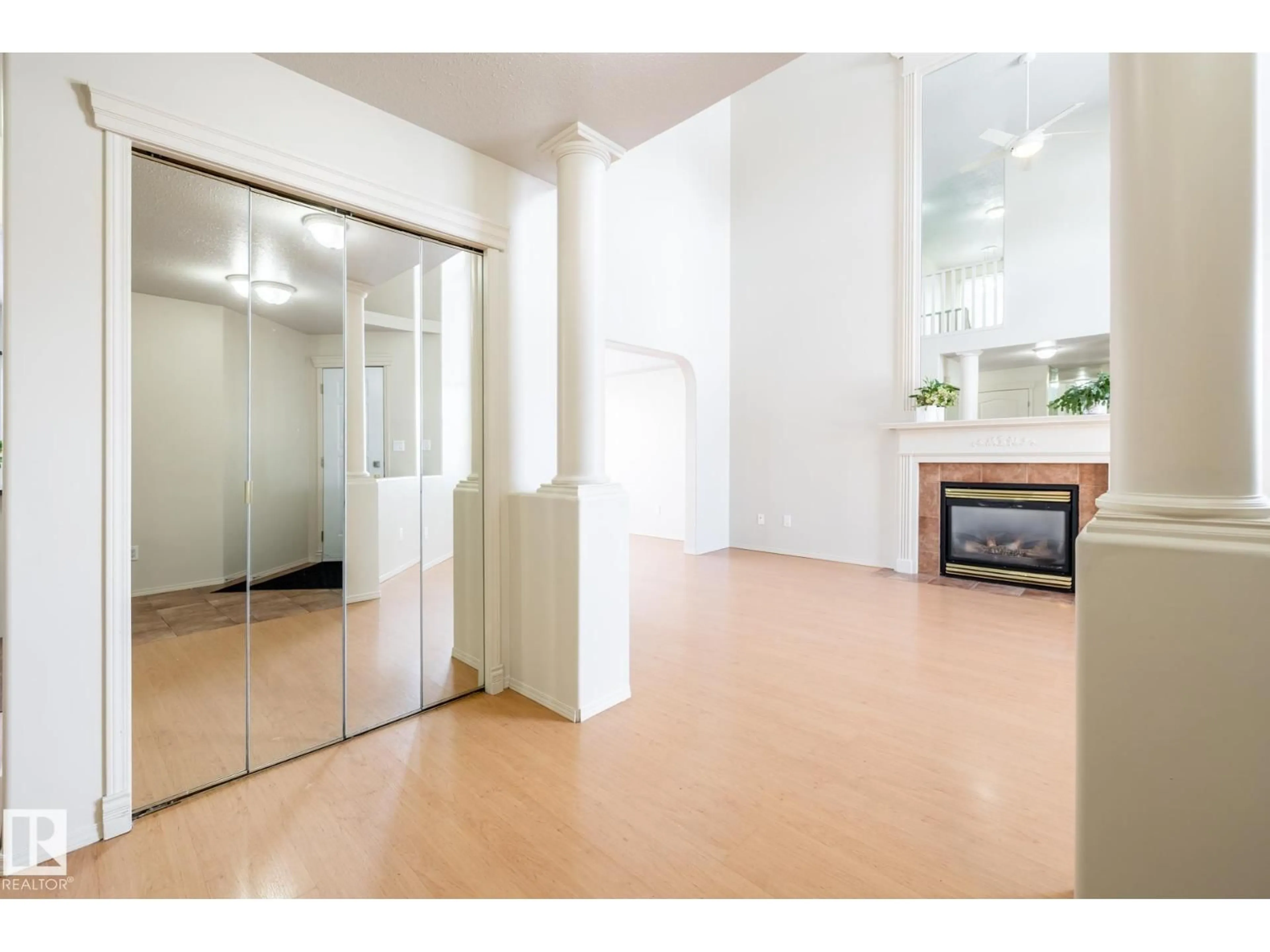 Indoor foyer for 14503 131 ST, Edmonton Alberta T5V1G8