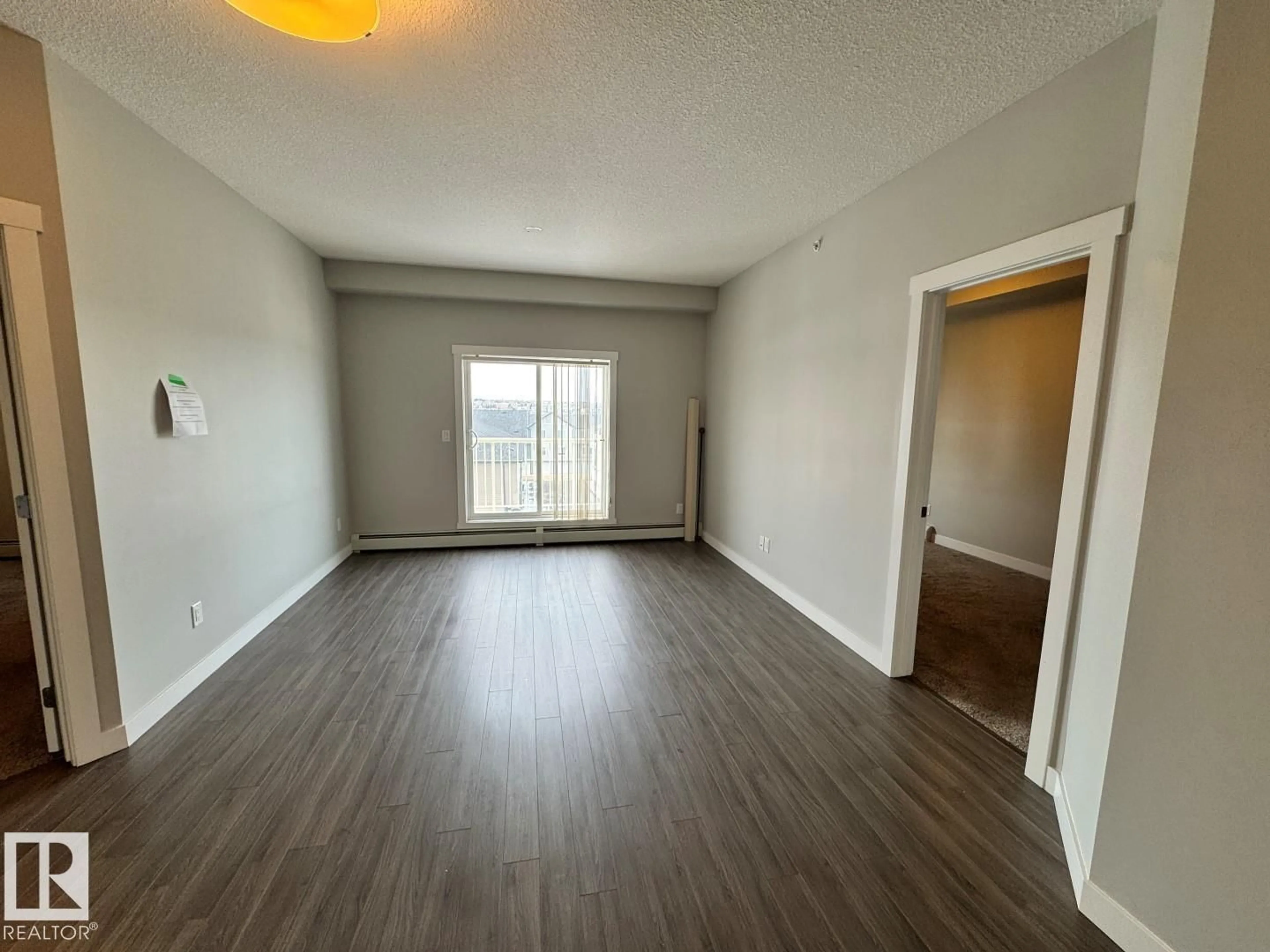 A pic of a room for 405 - 3670 139 AV NW, Edmonton Alberta T5Y3N5