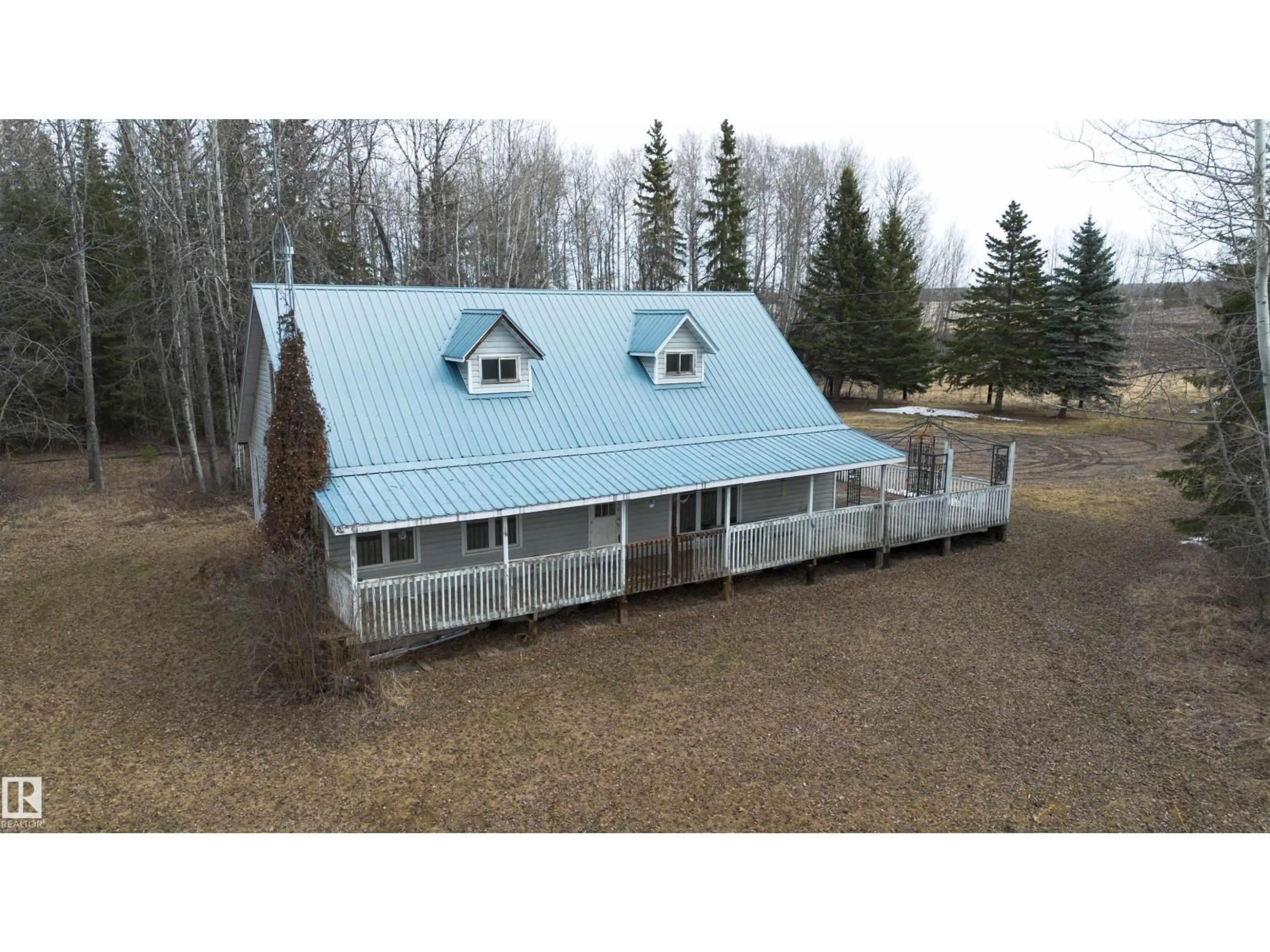 A pic from outside/outdoor area/front of a property/back of a property/a pic from drone, building for 14077 TWP RD 662, Rural Lesser Slave River M.D. Alberta T0G0Z0