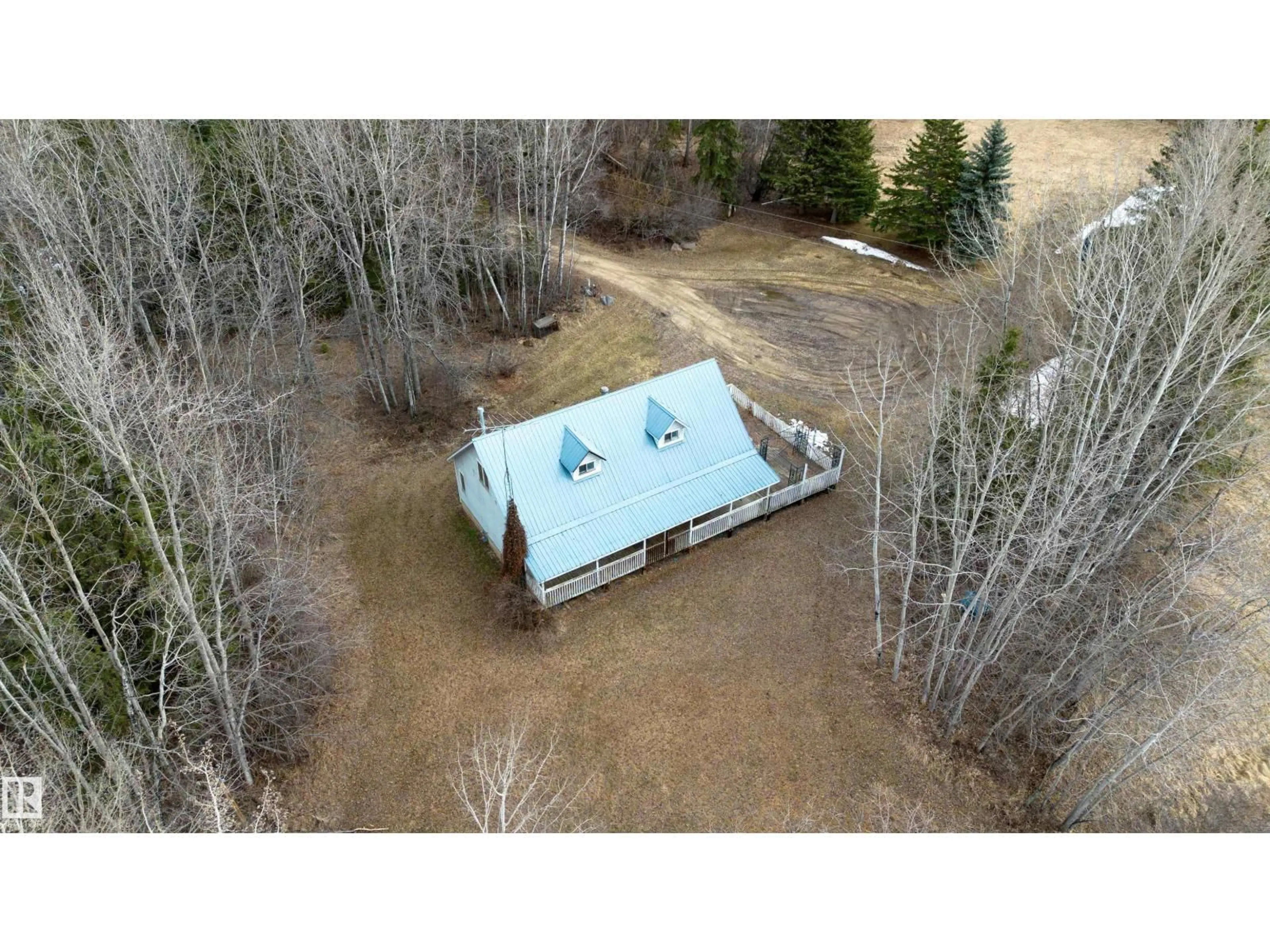 A pic from outside/outdoor area/front of a property/back of a property/a pic from drone, unknown for 14077 TWP RD 662, Rural Lesser Slave River M.D. Alberta T0G0Z0