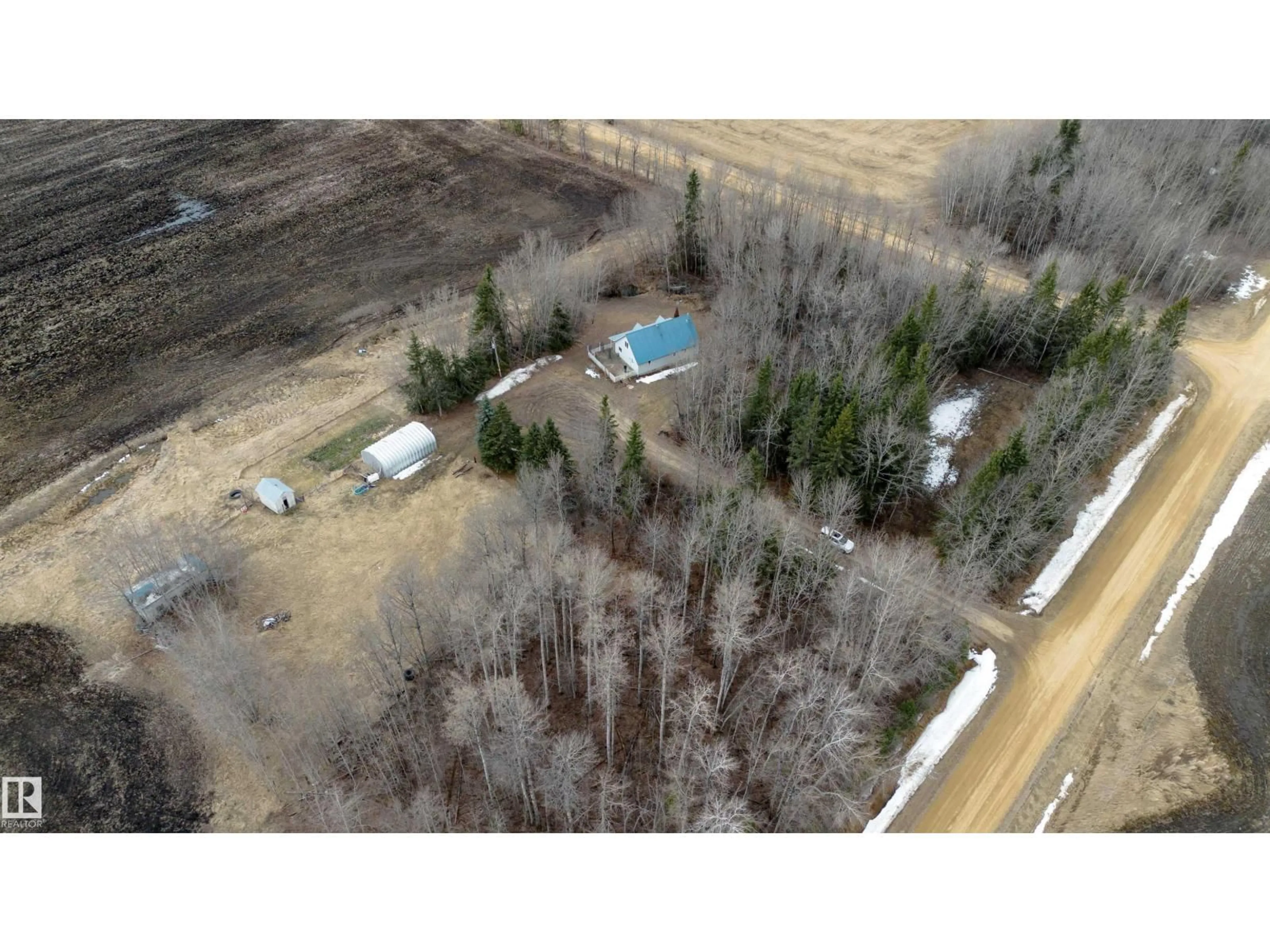 A pic from outside/outdoor area/front of a property/back of a property/a pic from drone, unknown for 14077 TWP RD 662, Rural Lesser Slave River M.D. Alberta T0G0Z0