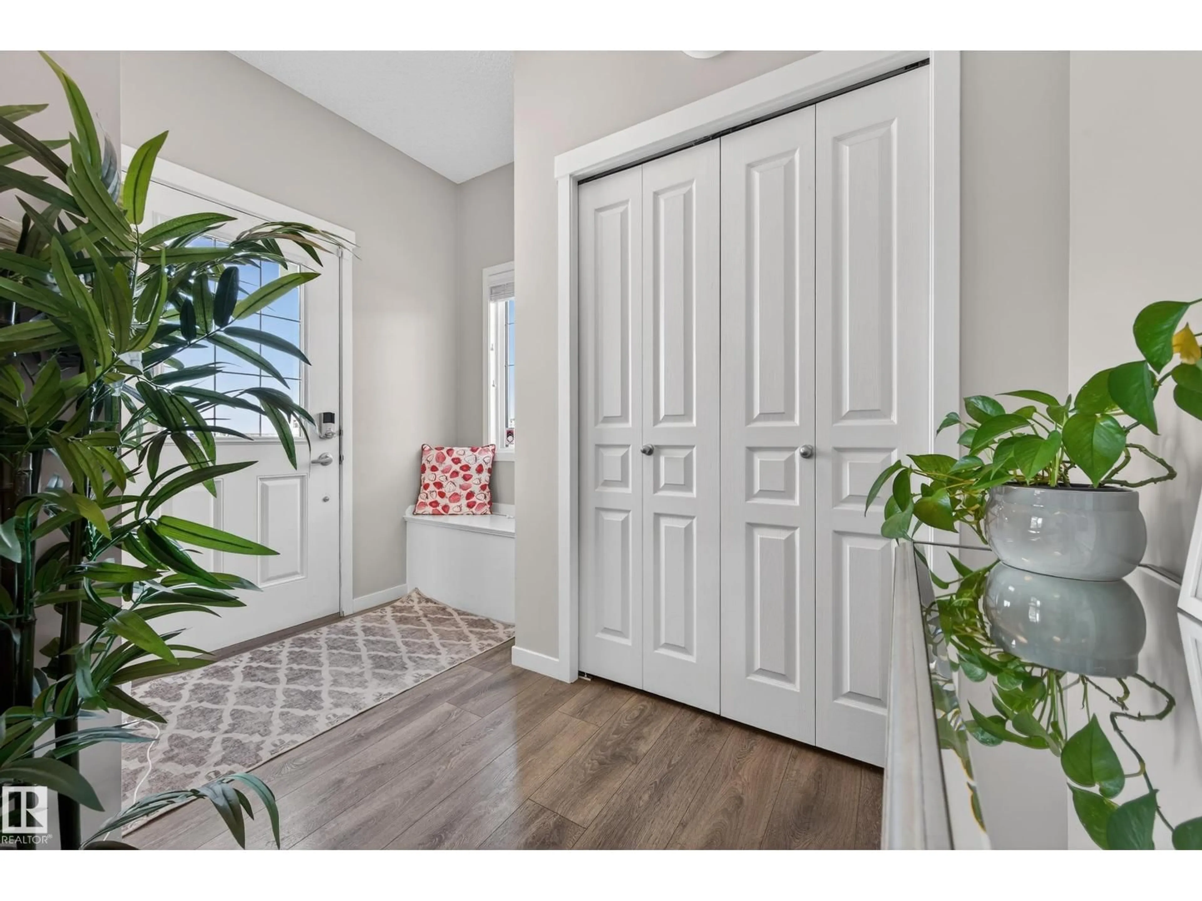Indoor entryway for 239 EBBERS BV, Edmonton Alberta T5Y0Z9