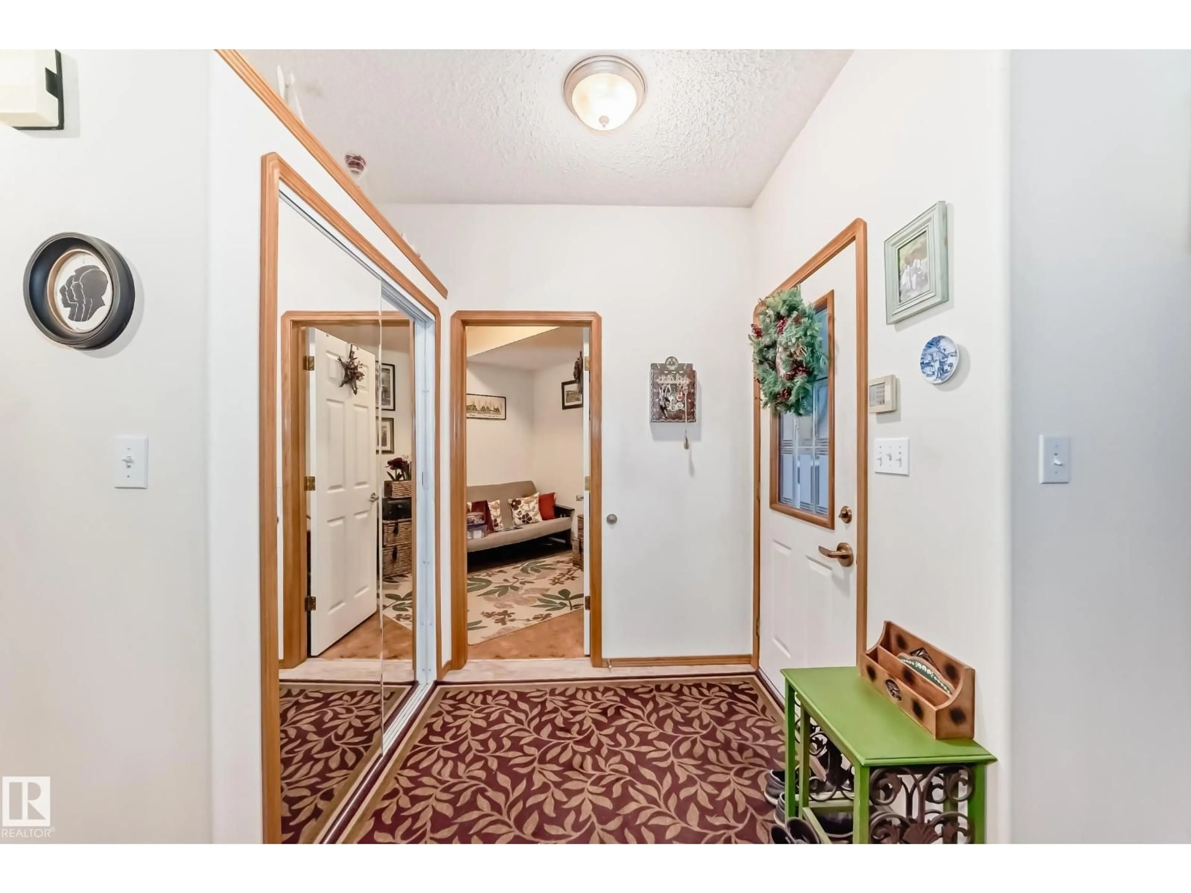 Indoor entryway for 14 LINKSIDE PL, Spruce Grove Alberta T7X3C5