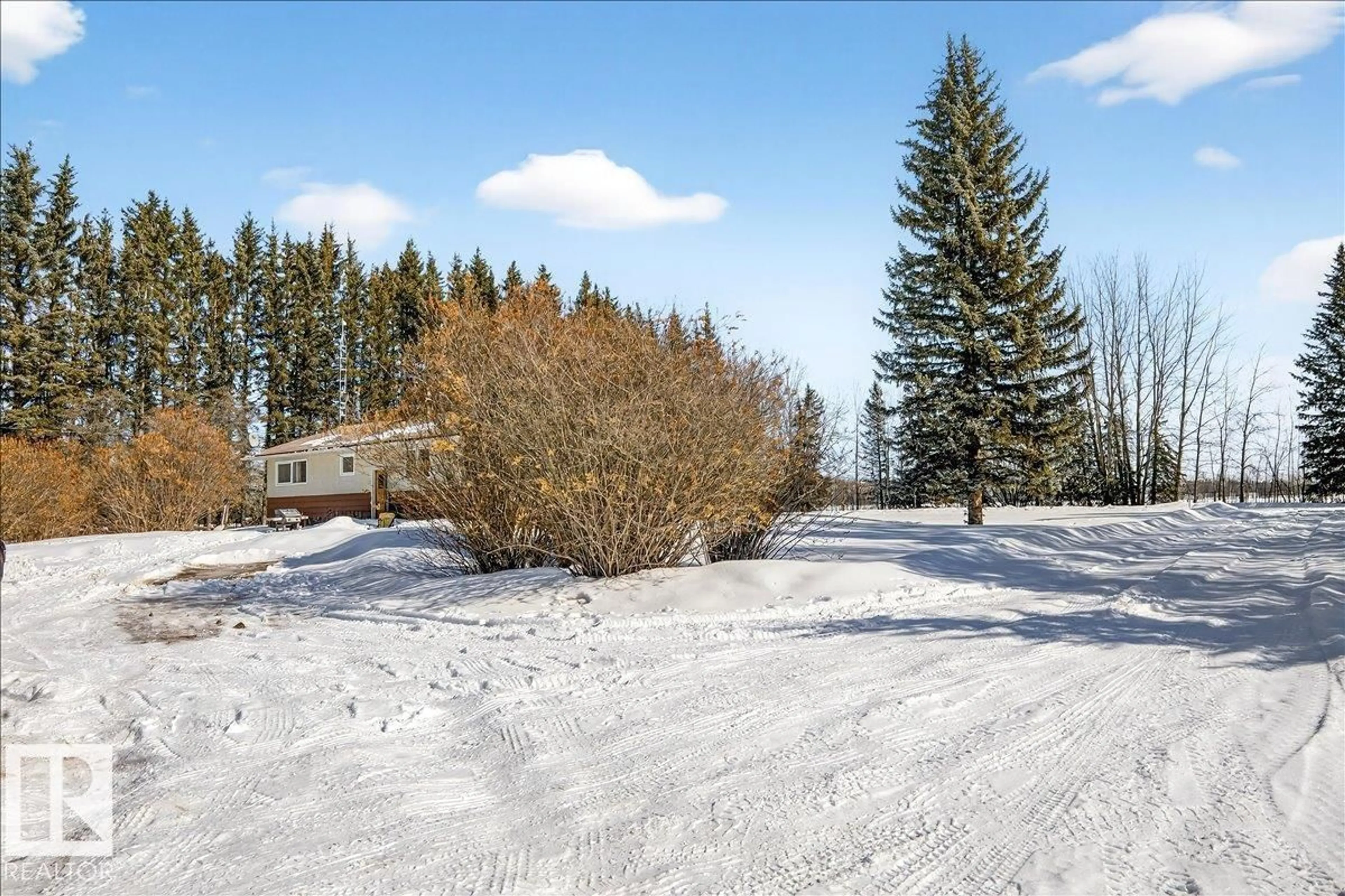 A pic from outside/outdoor area/front of a property/back of a property/a pic from drone, forest/trees view for 64310 RGE ROAD 15, Rural Westlock County Alberta T0G0Y0