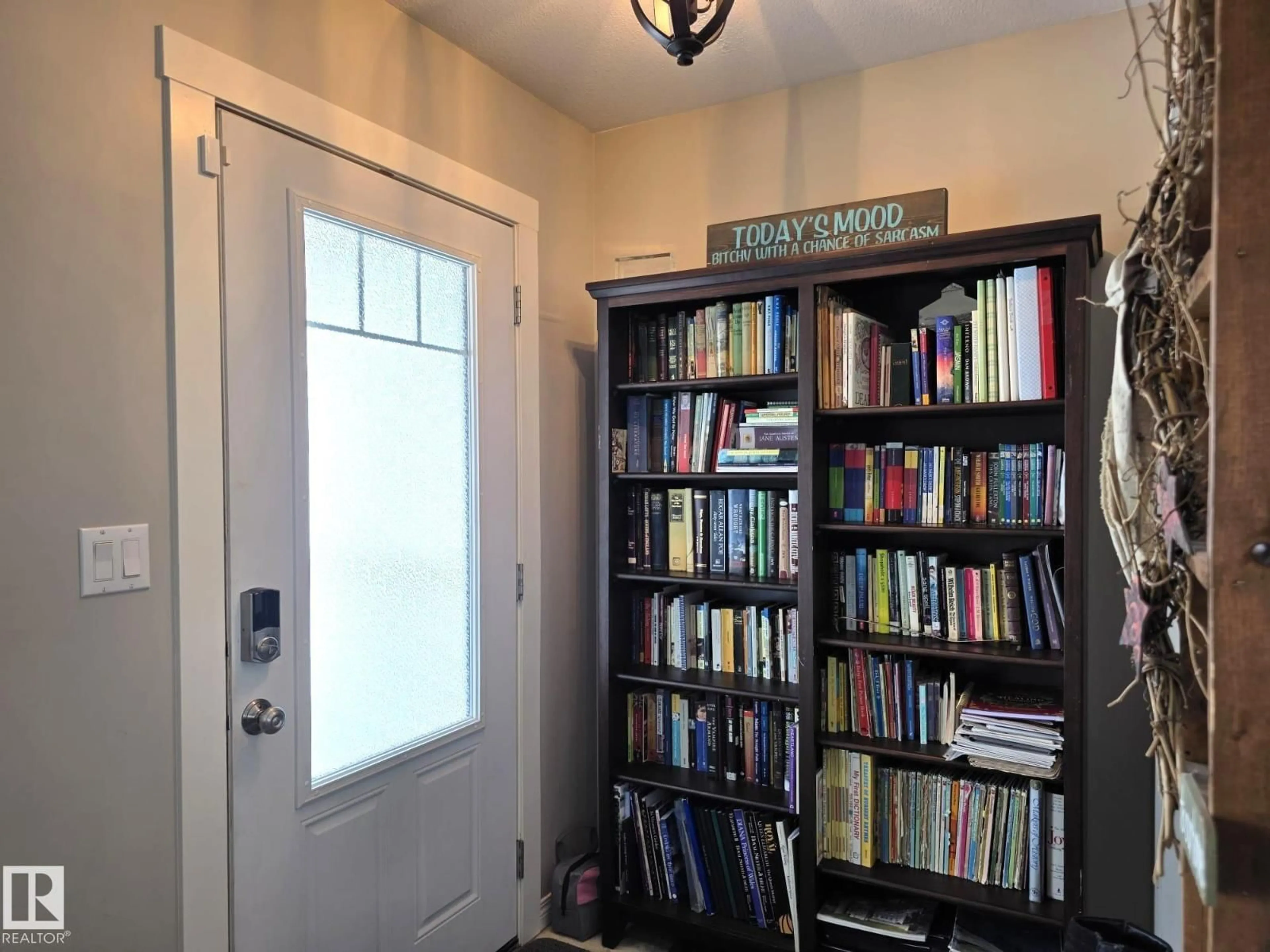 Indoor entryway for 4135 43 AV, Drayton Valley Alberta T7A0B4