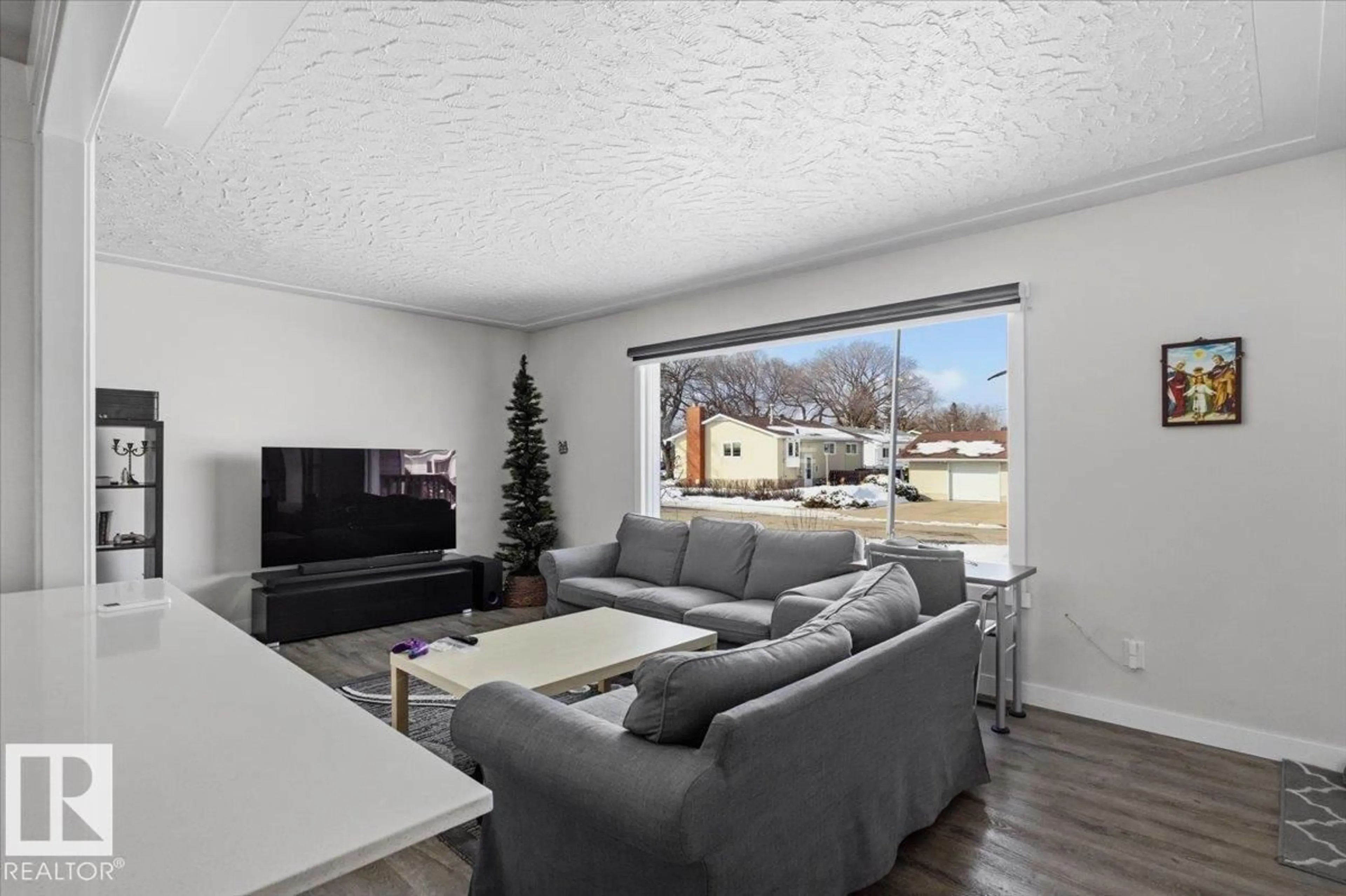 Living room with furniture, unknown for 12109 35 ST, Edmonton Alberta T5W2A1