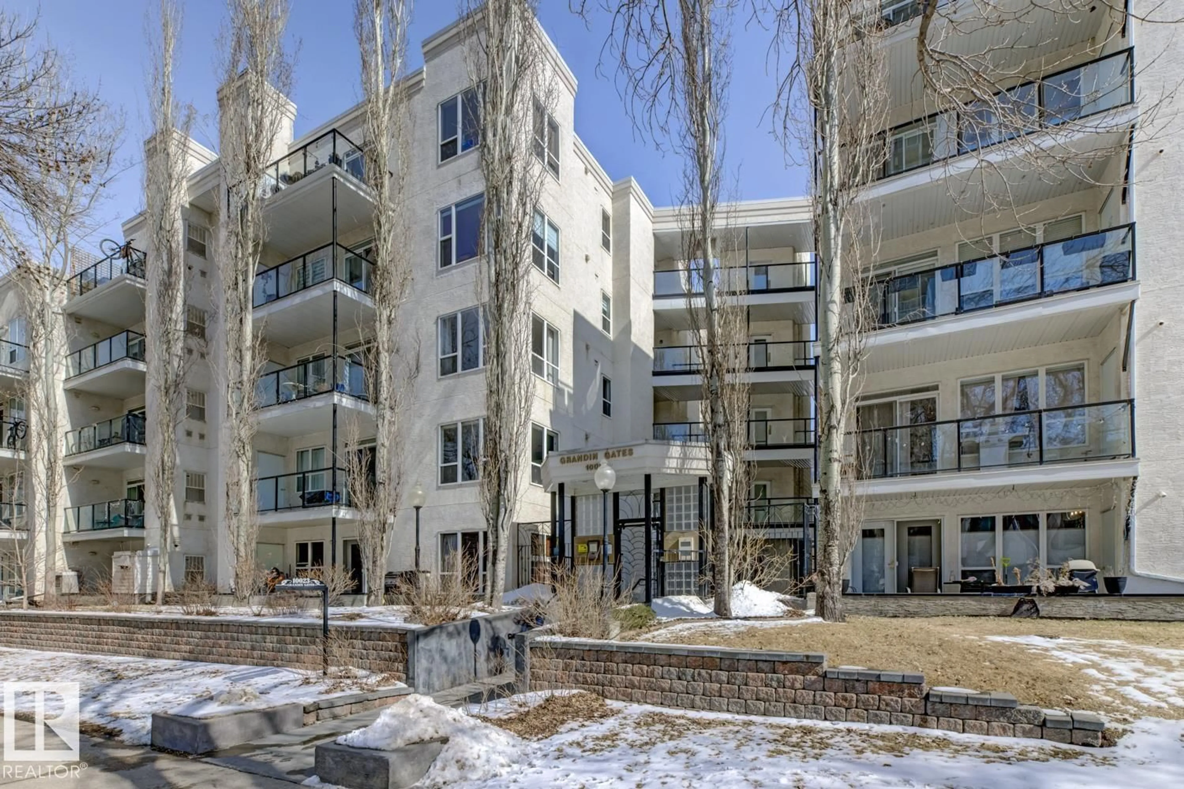 Patio, unknown for 10023 - 124 110 ST, Edmonton Alberta T5K1J5