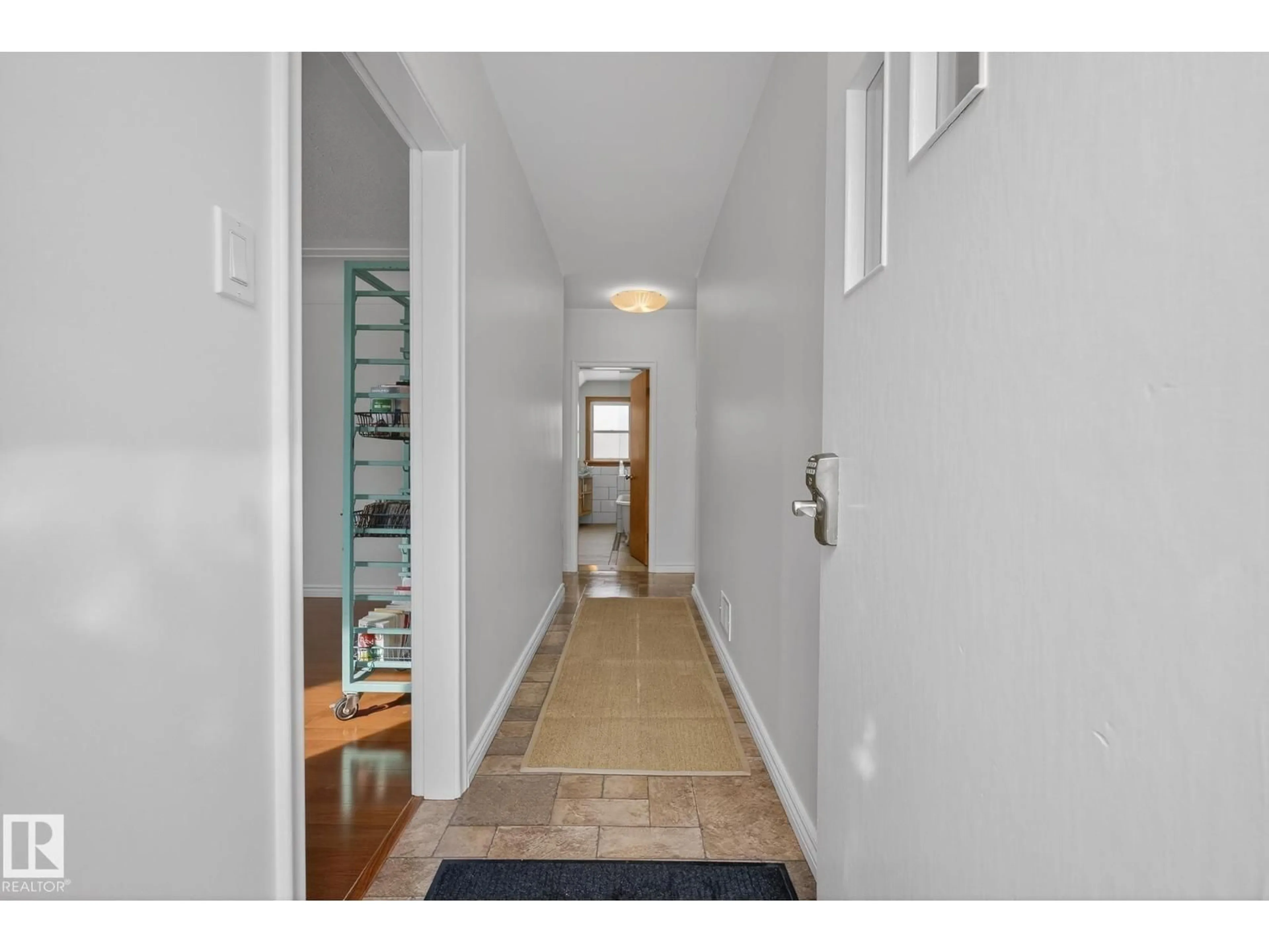 Indoor entryway for 10336 80 ST, Edmonton Alberta T6A3J4