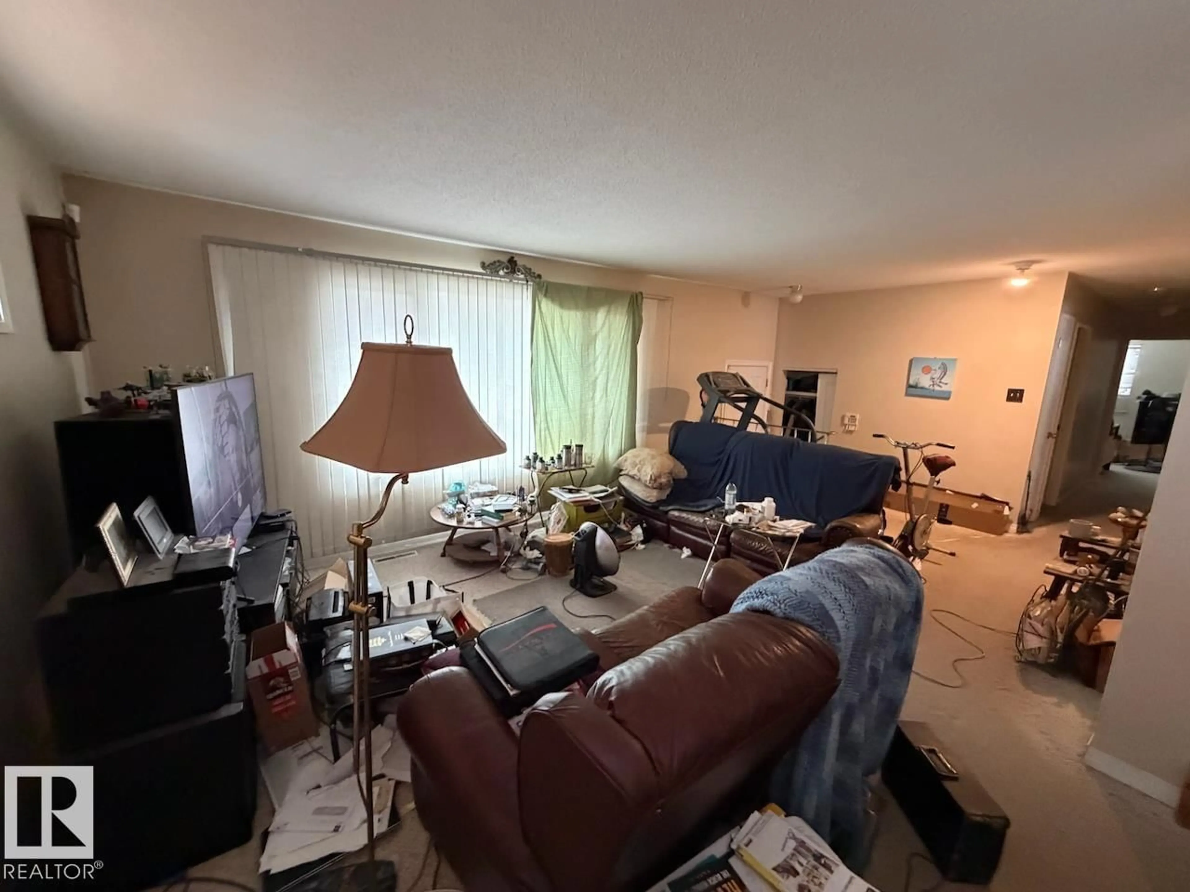 A pic of a room for 8816 137 AV, Edmonton Alberta T5E1Y4