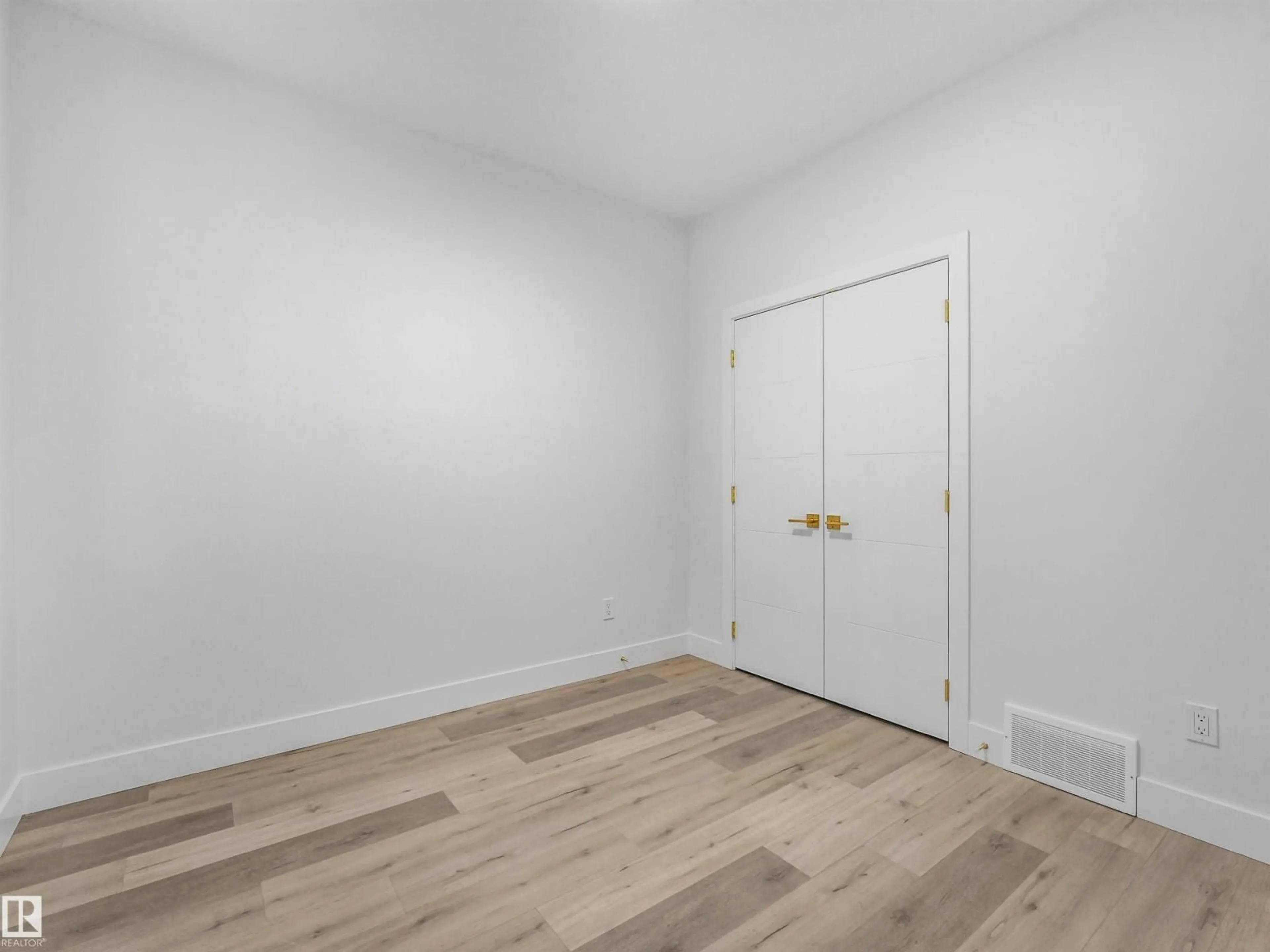 A pic of a room for 42 RAVENSHIRE WYND, Sherwood Park Alberta T8H2R3