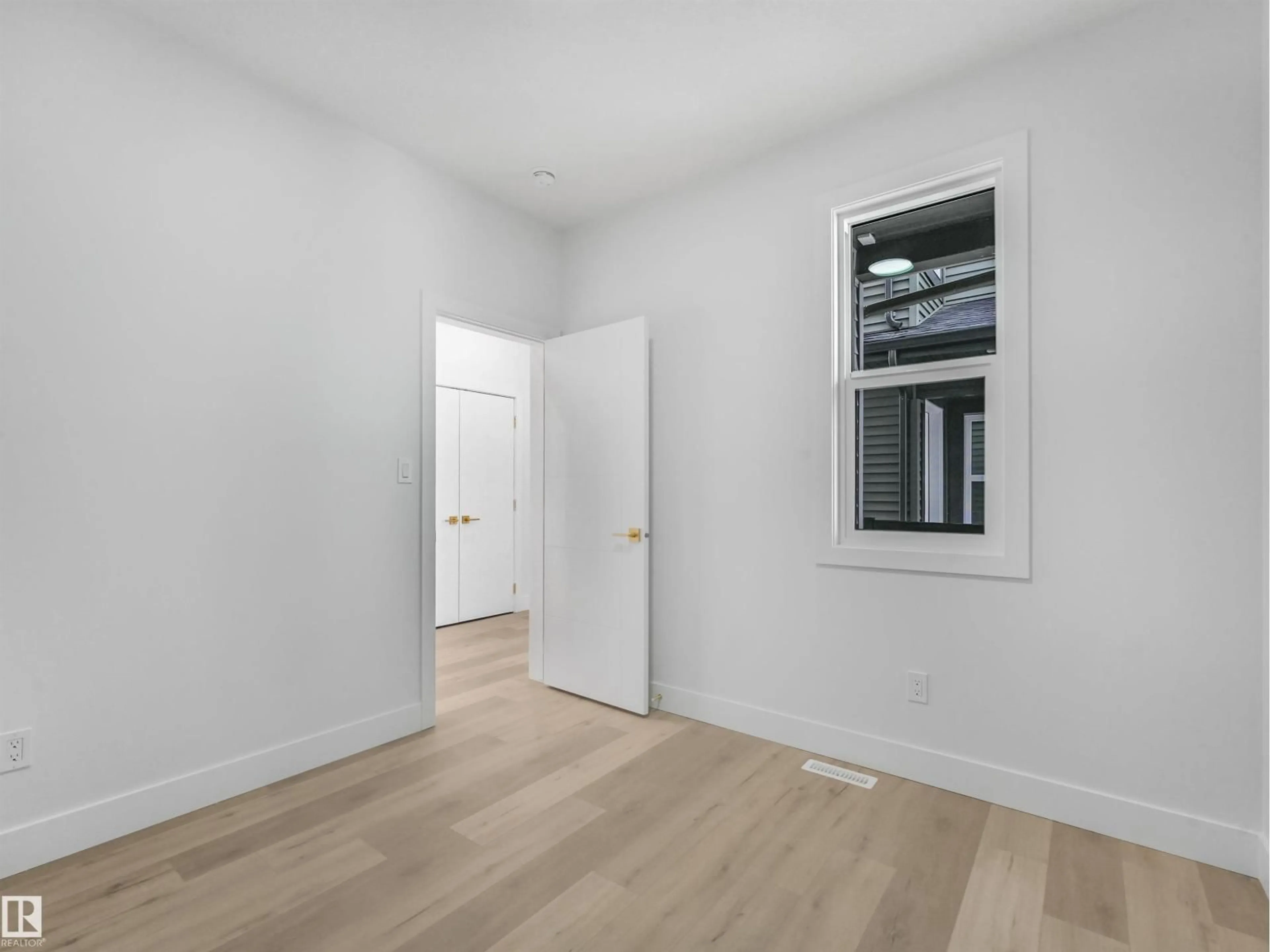 A pic of a room for 42 RAVENSHIRE WYND, Sherwood Park Alberta T8H2R3