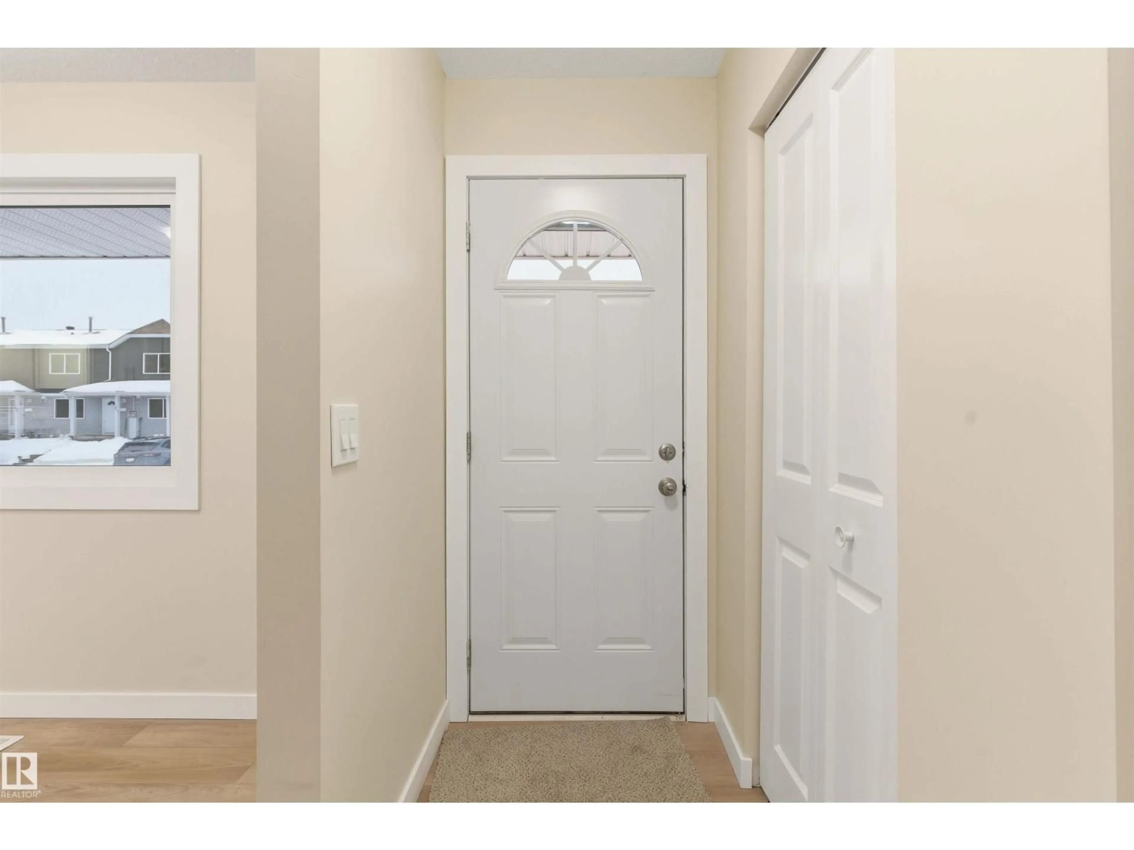 Indoor entryway for #12 - 1411 MILL WOODS RD E, Edmonton Alberta T6L4T3