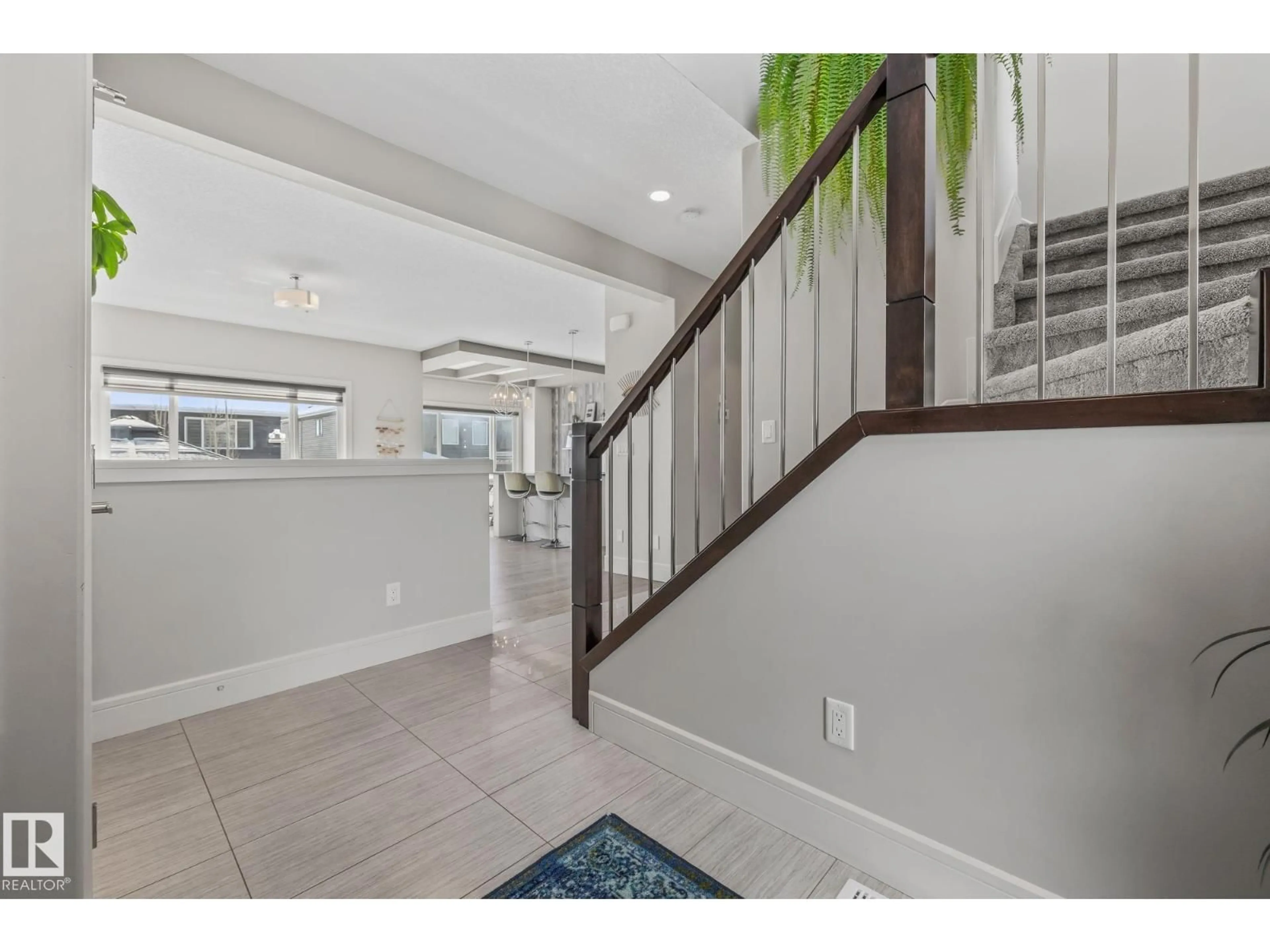 Indoor entryway for 3864 ROBINS CR, Edmonton Alberta T5S0M7