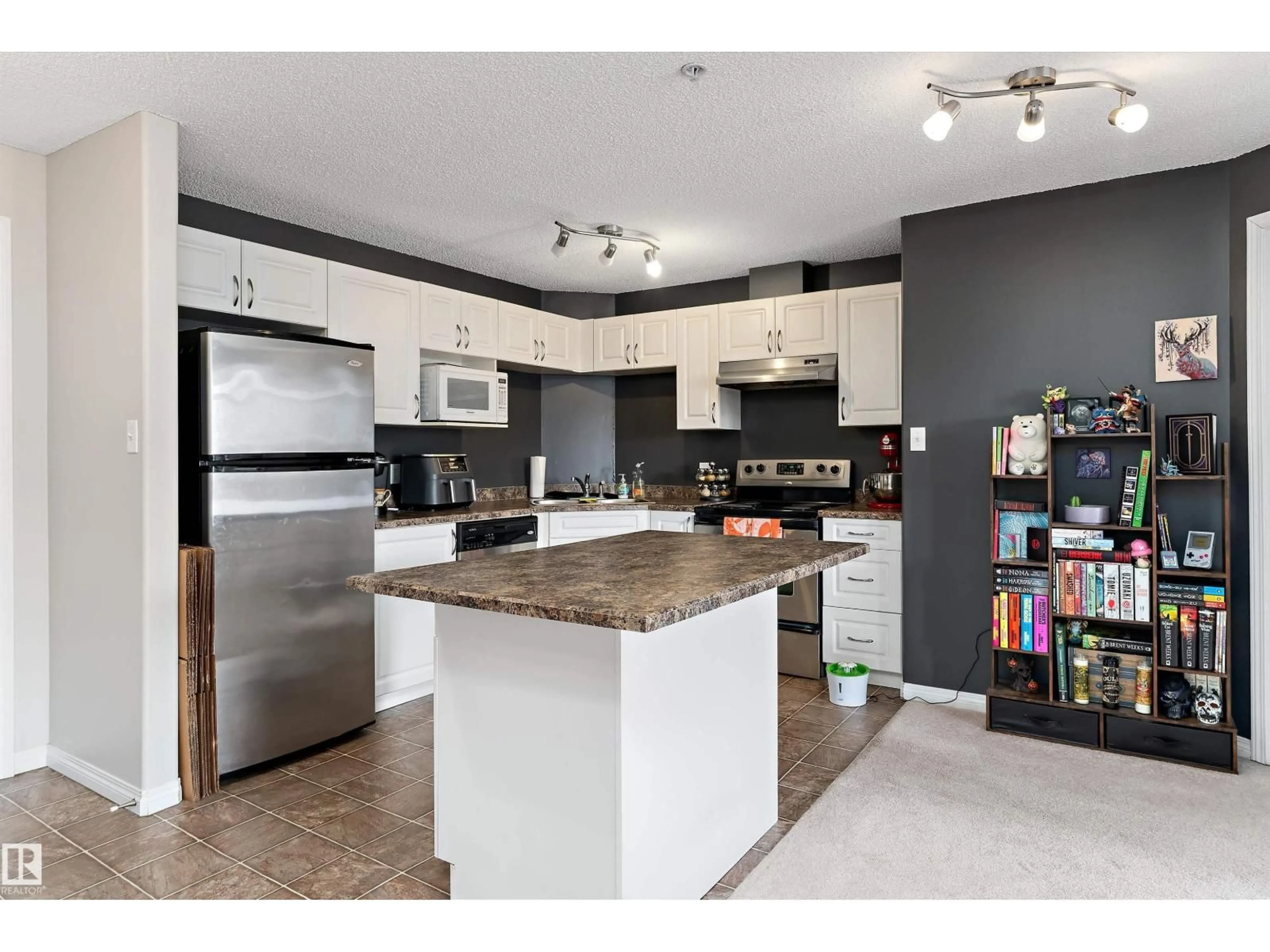Open concept kitchen, unknown for #1110 - 7339 SOUTH TERWILLEGAR DR, Edmonton Alberta T6R0E1