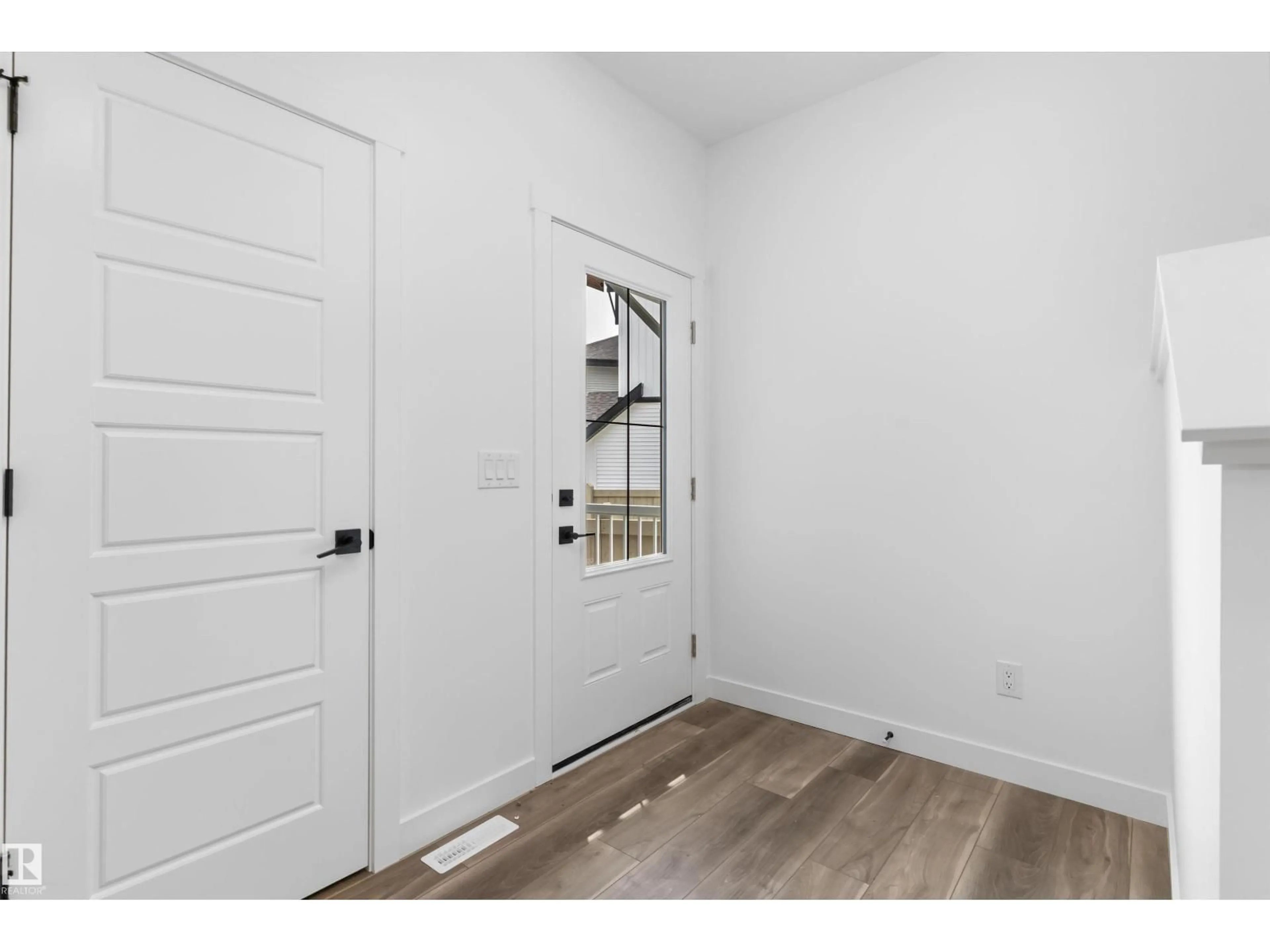 Indoor entryway for SW - 1066 CRISTALL CR, Edmonton Alberta T6W5S6