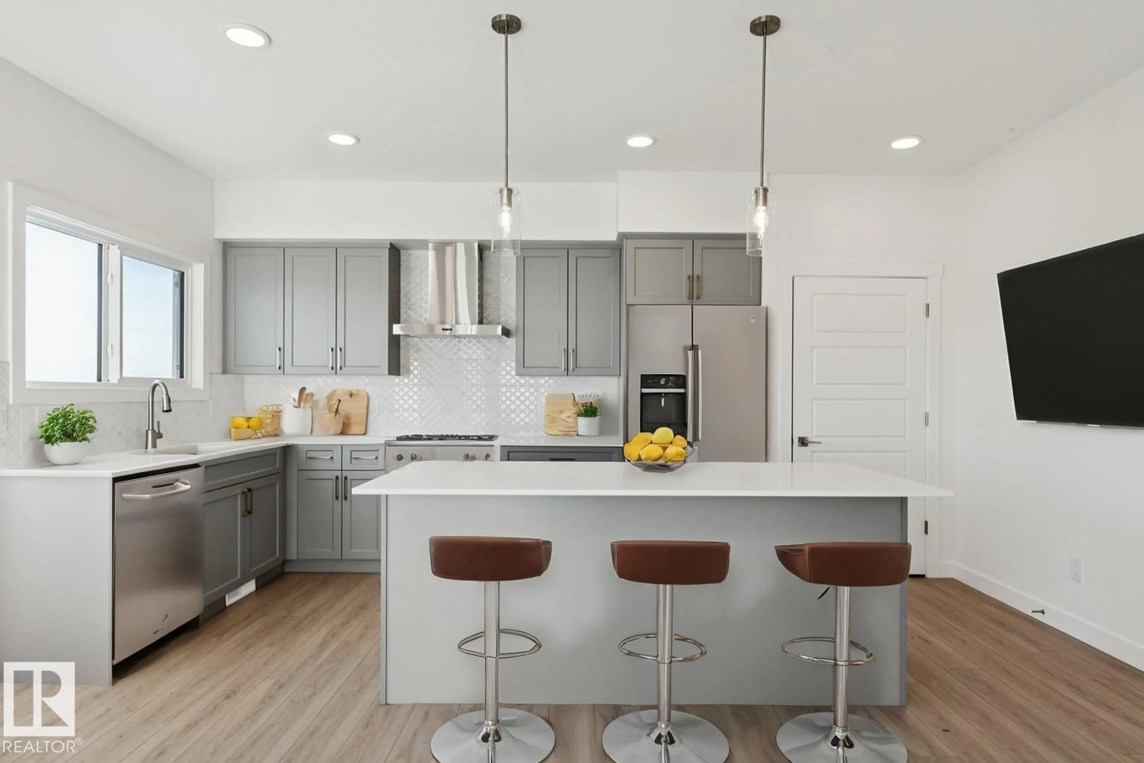 Contemporary kitchen, unknown for 20719 40 AV, Edmonton Alberta T6M3G1