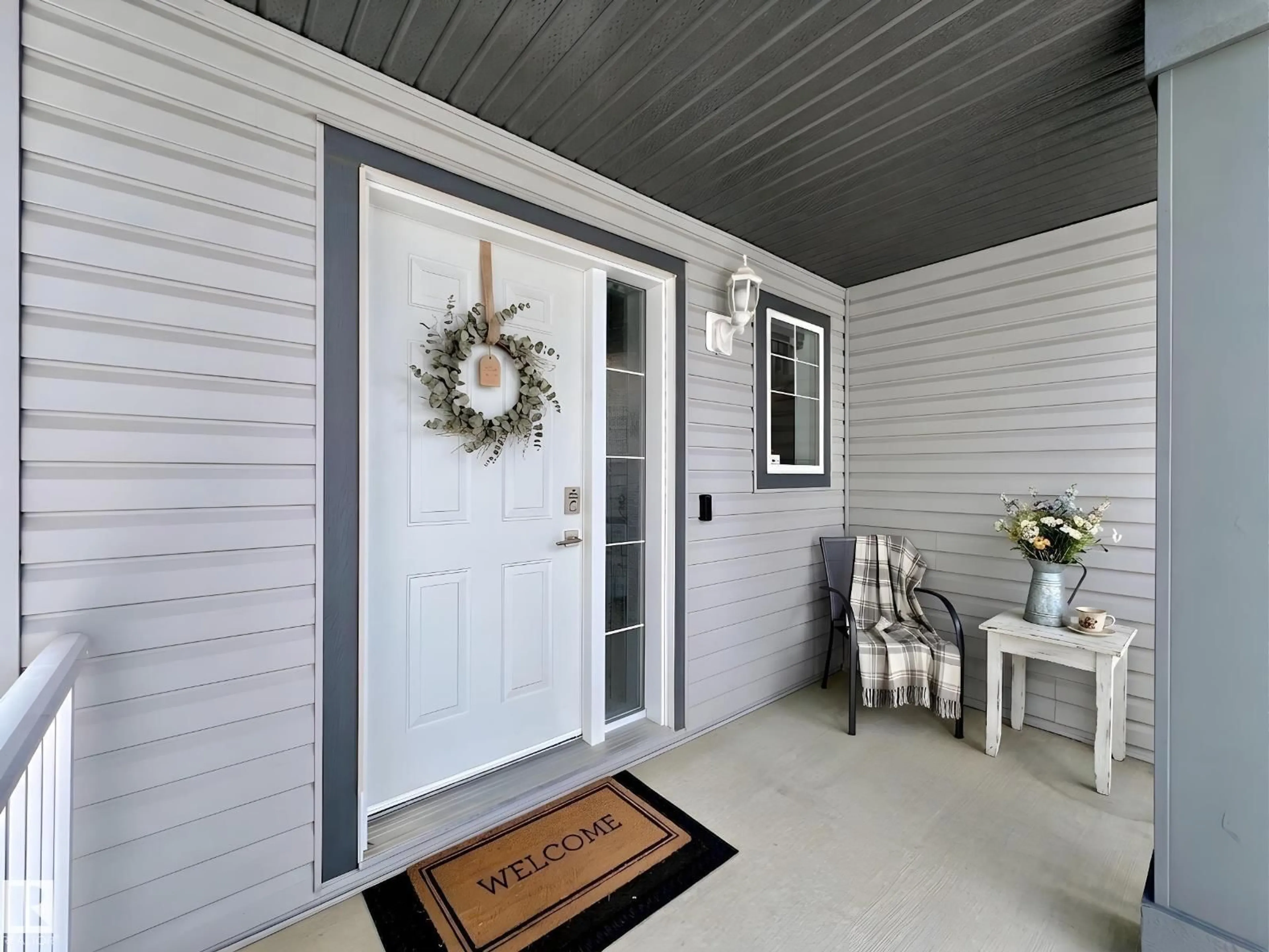 Indoor entryway for 1007 GOODWIN CT, Edmonton Alberta T5T6T4