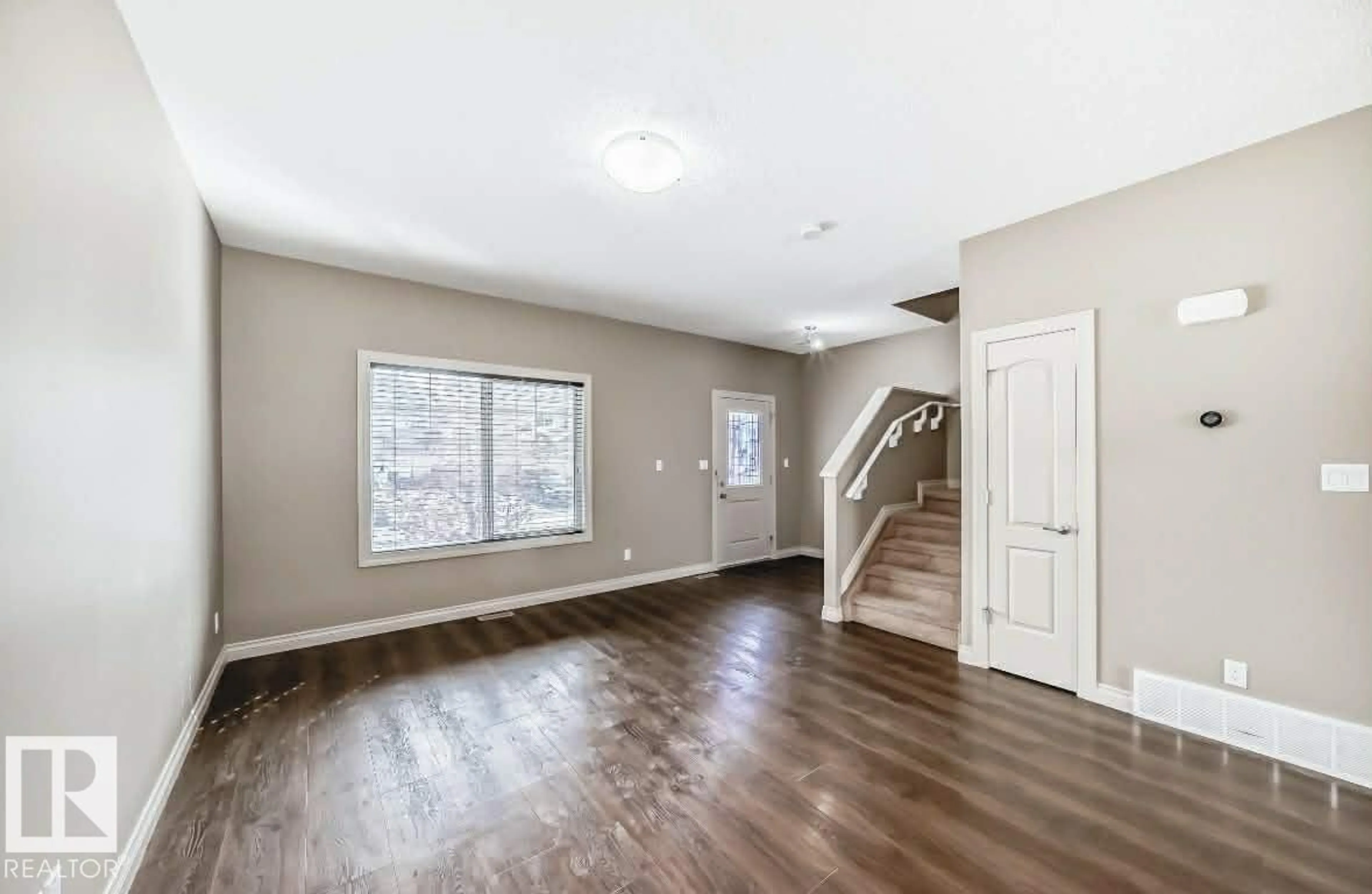 Unknown for NW NW - 3008 17 AV AV, Edmonton Alberta T6T0R9