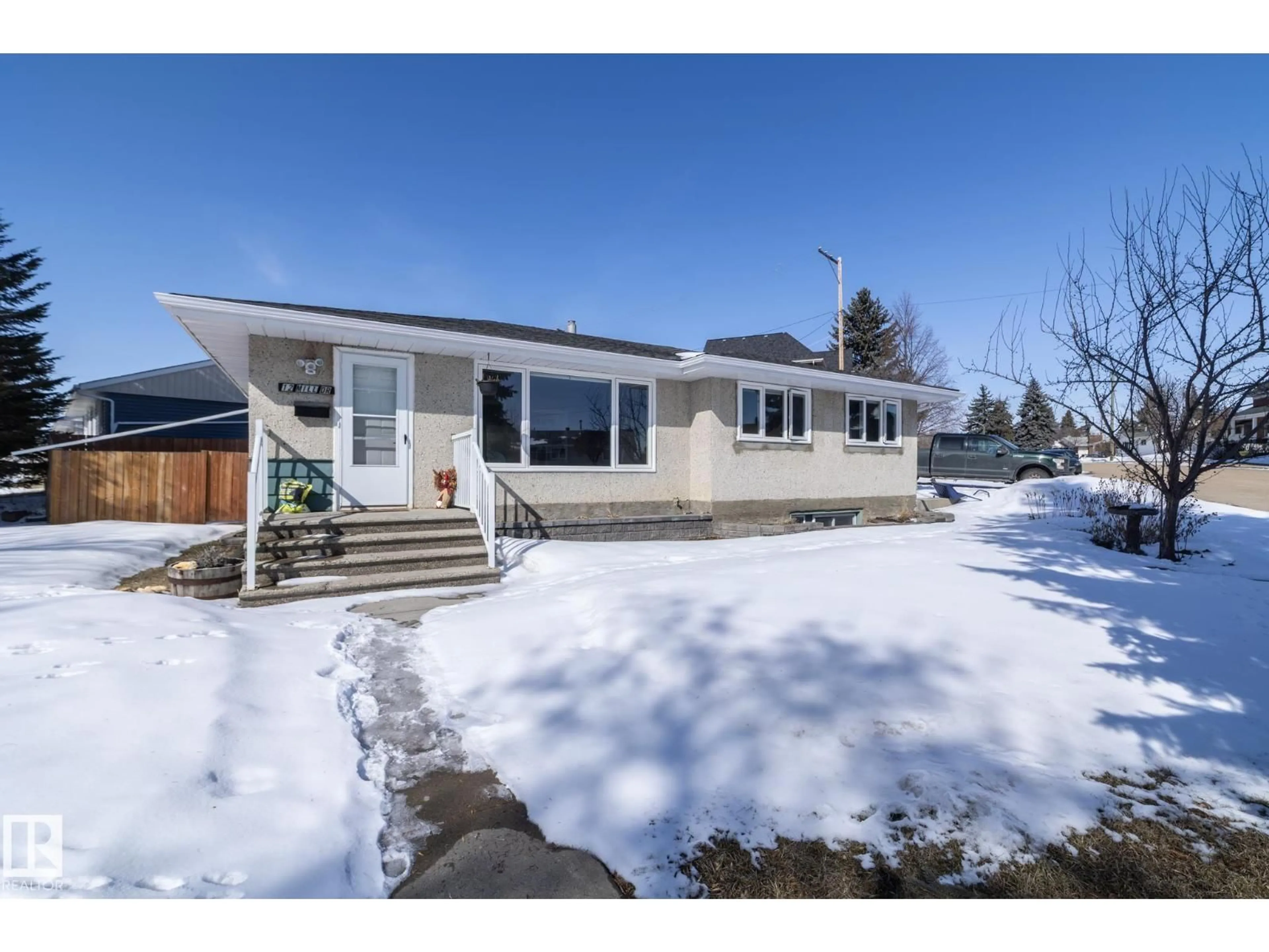 Unknown for 12 MILL DR, St. Albert Alberta T8N1J6