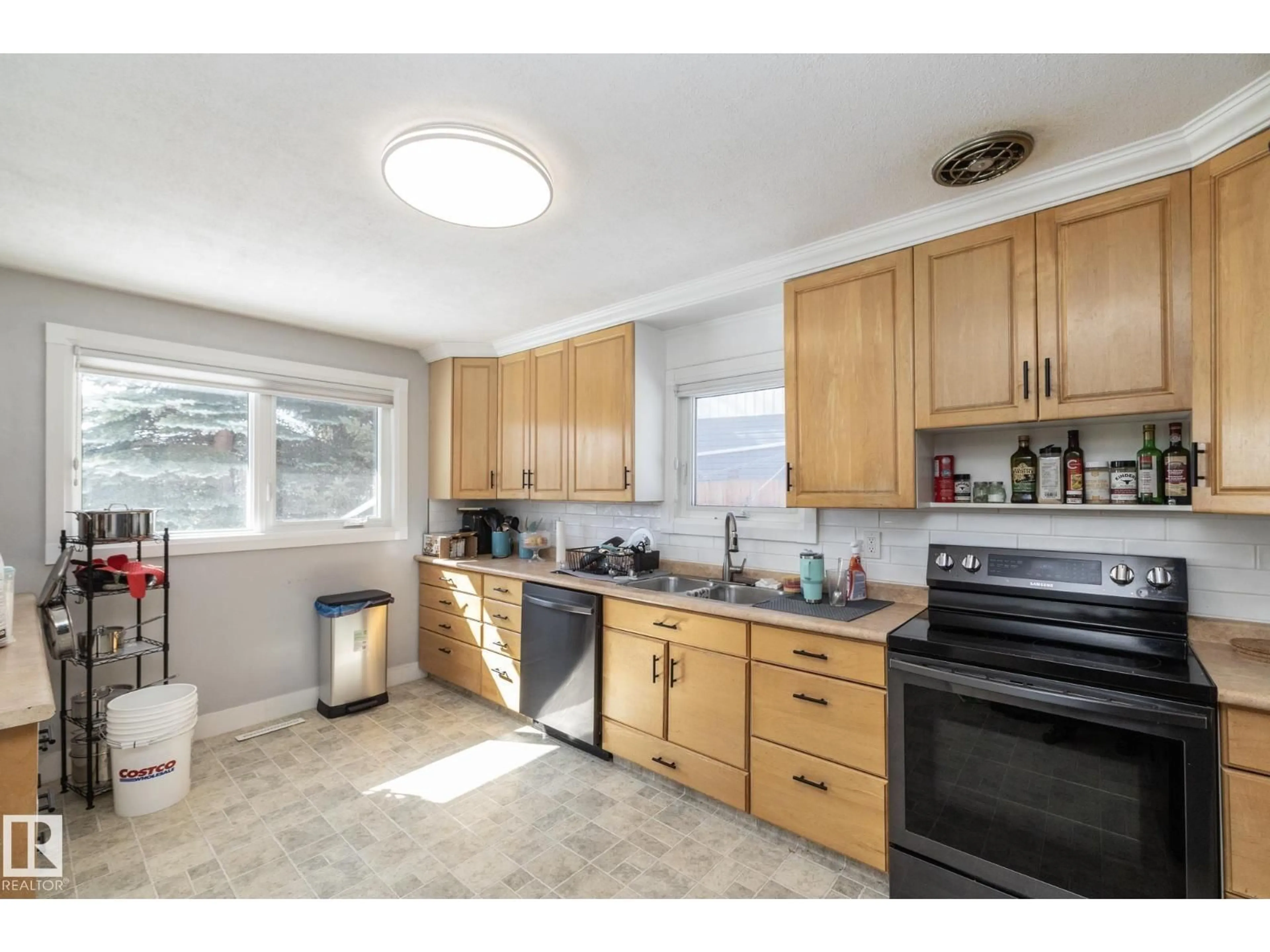 Unknown for 12 MILL DR, St. Albert Alberta T8N1J6