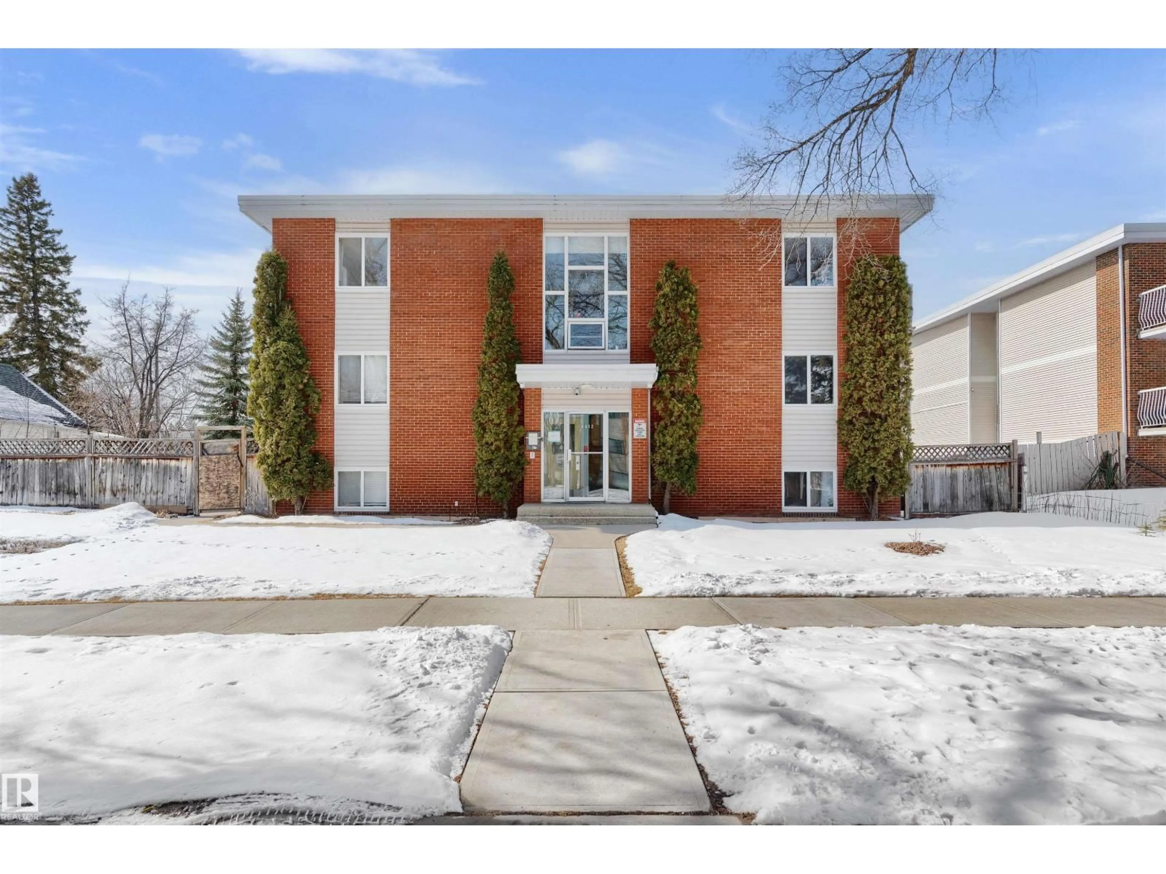 Indoor foyer for #18 - 10812 115 ST, Edmonton Alberta T5H3L1