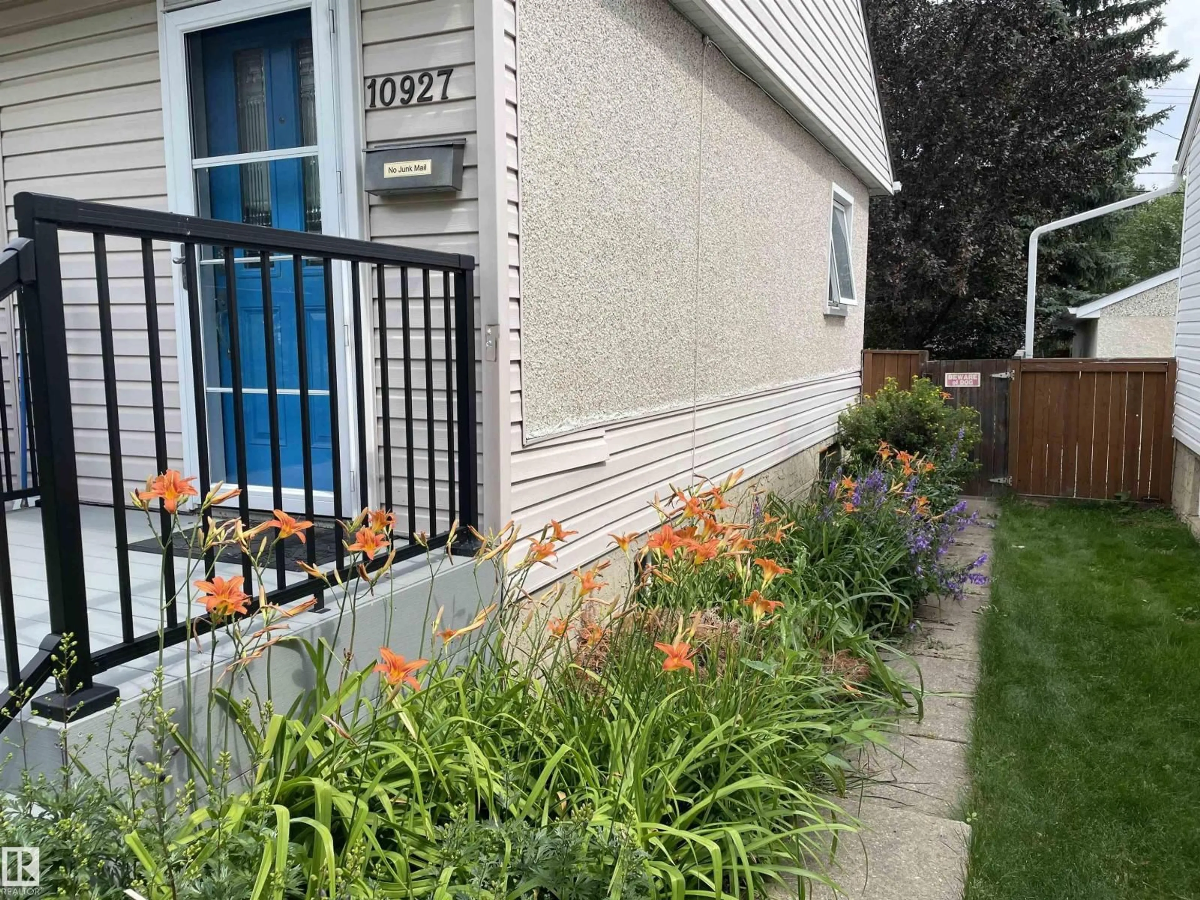 Unknown for 10927 146 ST, Edmonton Alberta T5N3A8