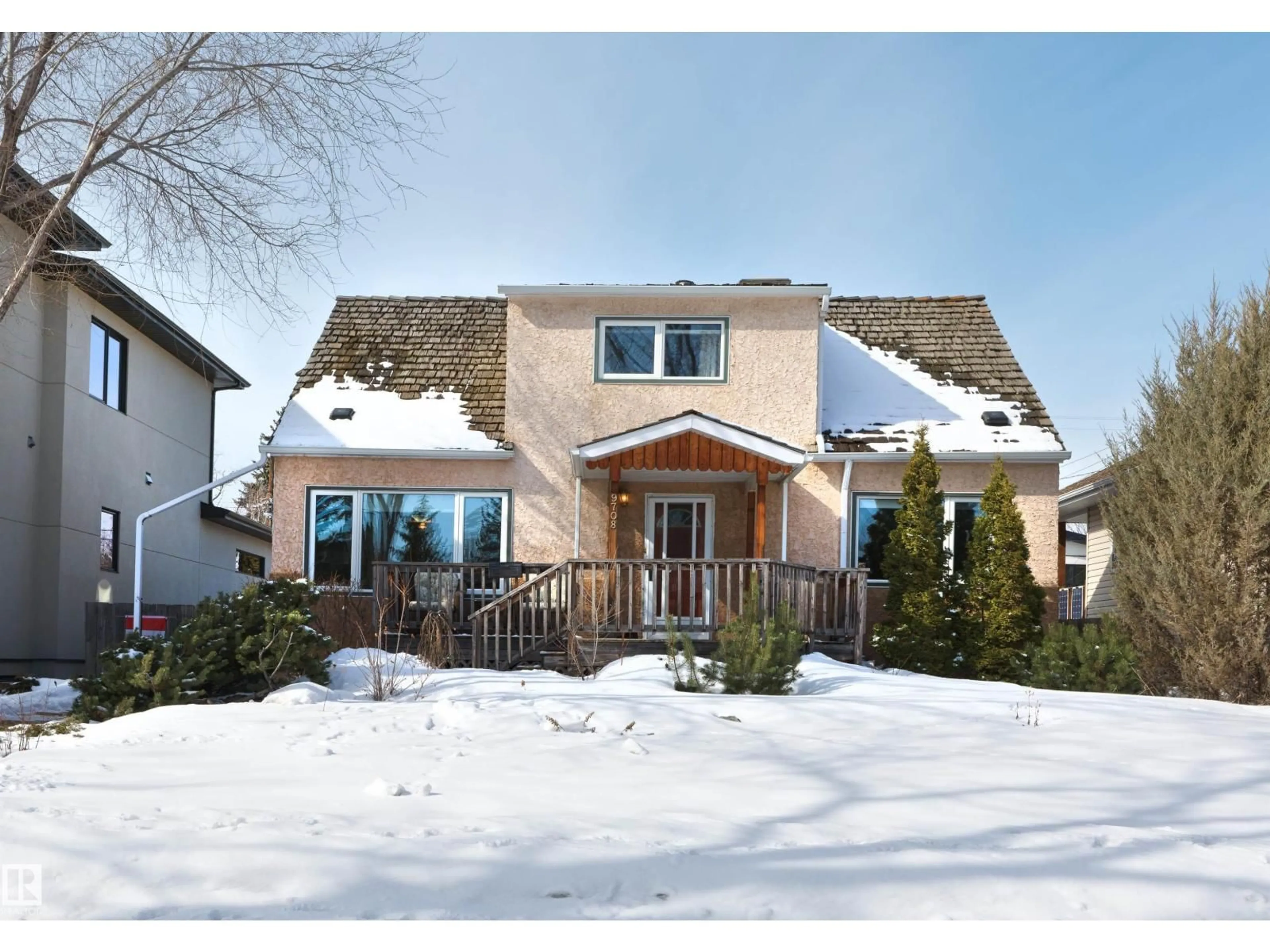 Home with vinyl exterior material, unknown for 9708 146 ST, Edmonton Alberta T5N2Z4