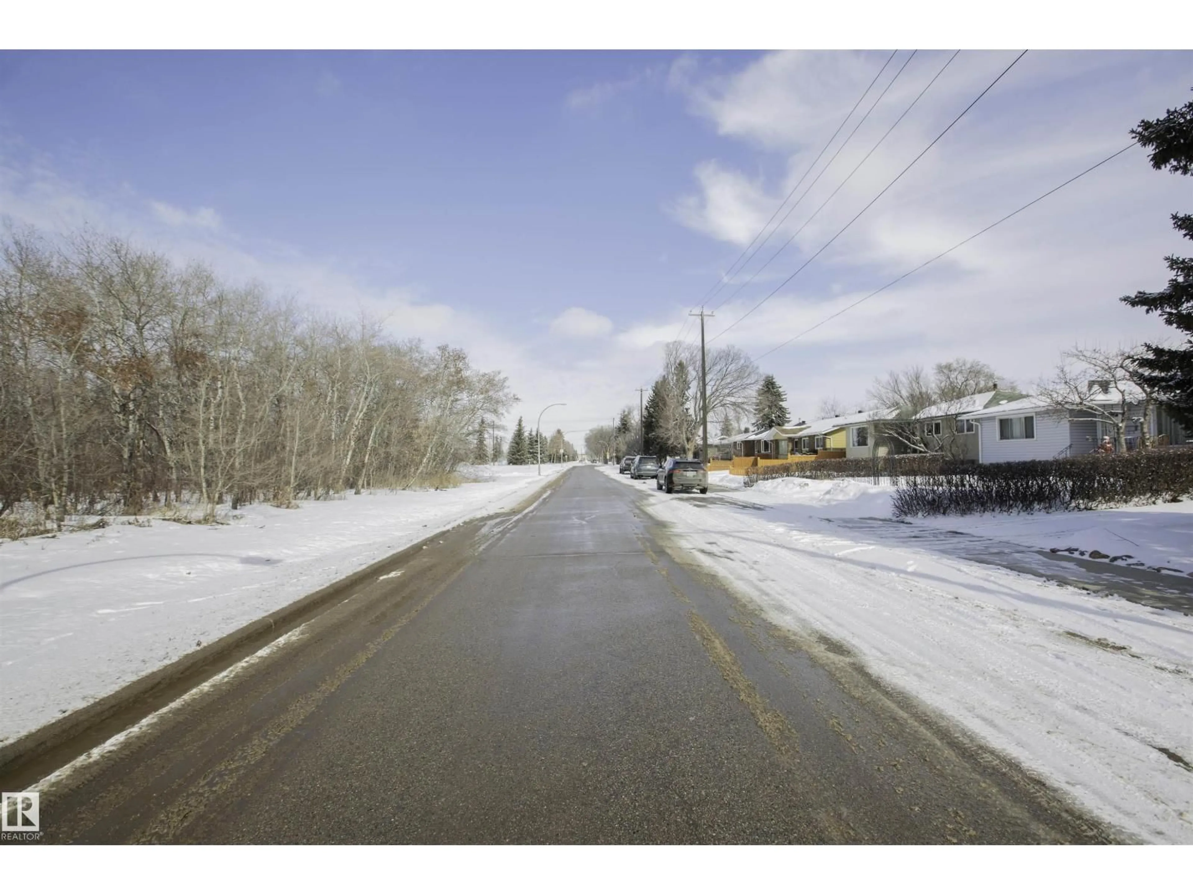 Blurry image for 12827 109 ST, Edmonton Alberta T5E4Y2