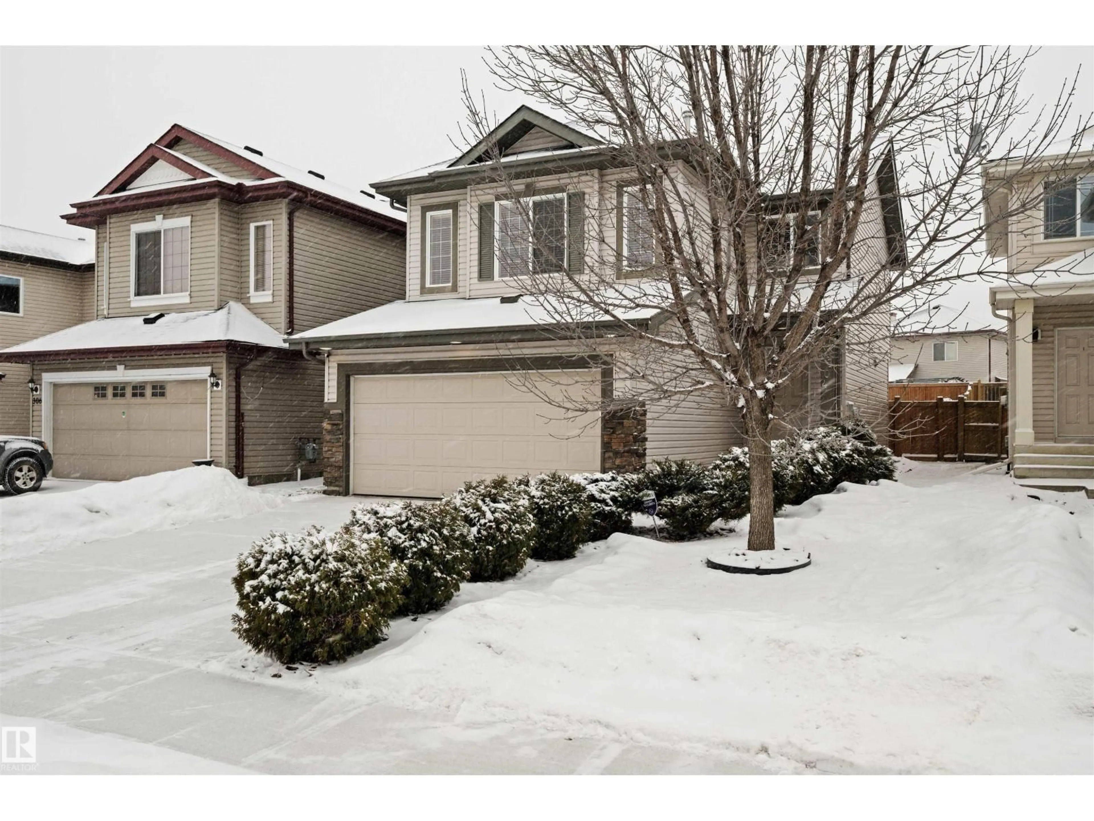 A pic from outside/outdoor area/front of a property/back of a property/a pic from drone, street for SW - 304 79 ST, Edmonton Alberta T6X1N1