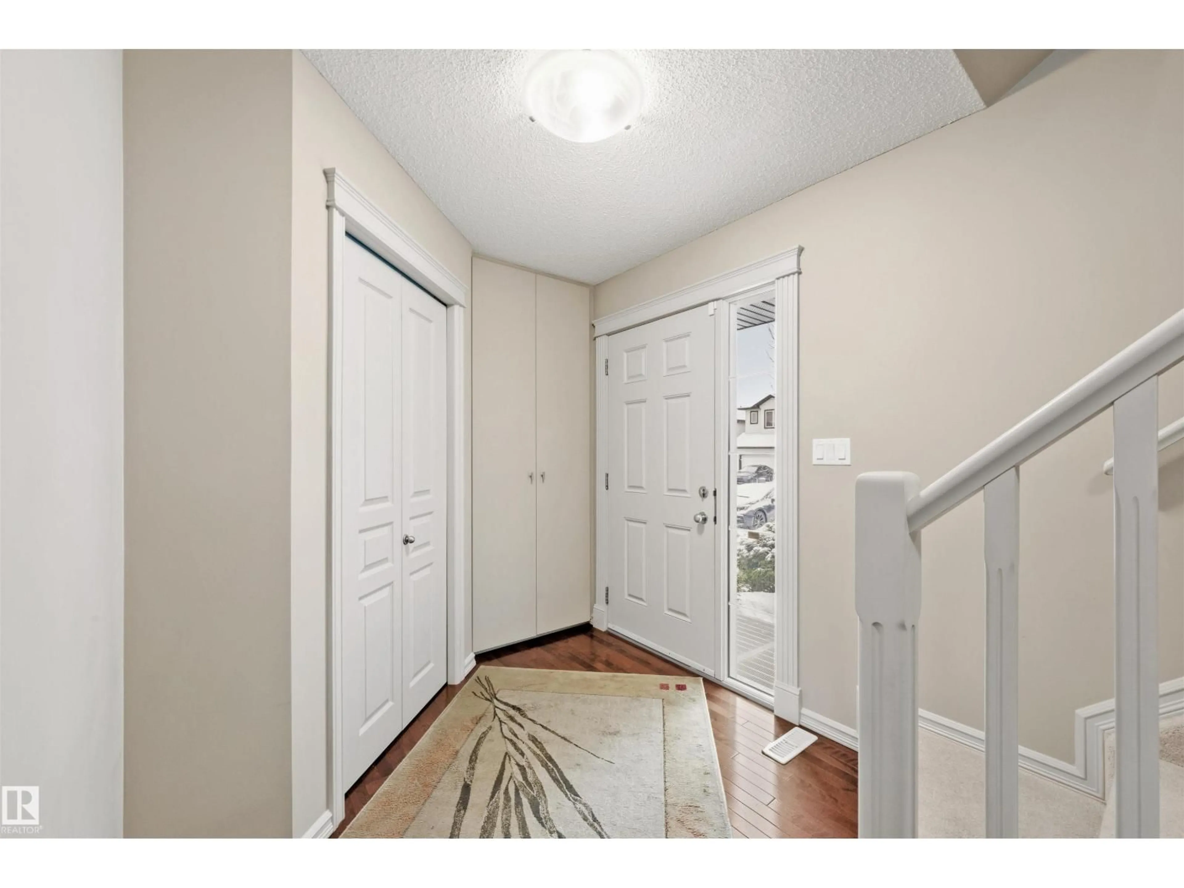 Indoor entryway for SW - 304 79 ST, Edmonton Alberta T6X1N1