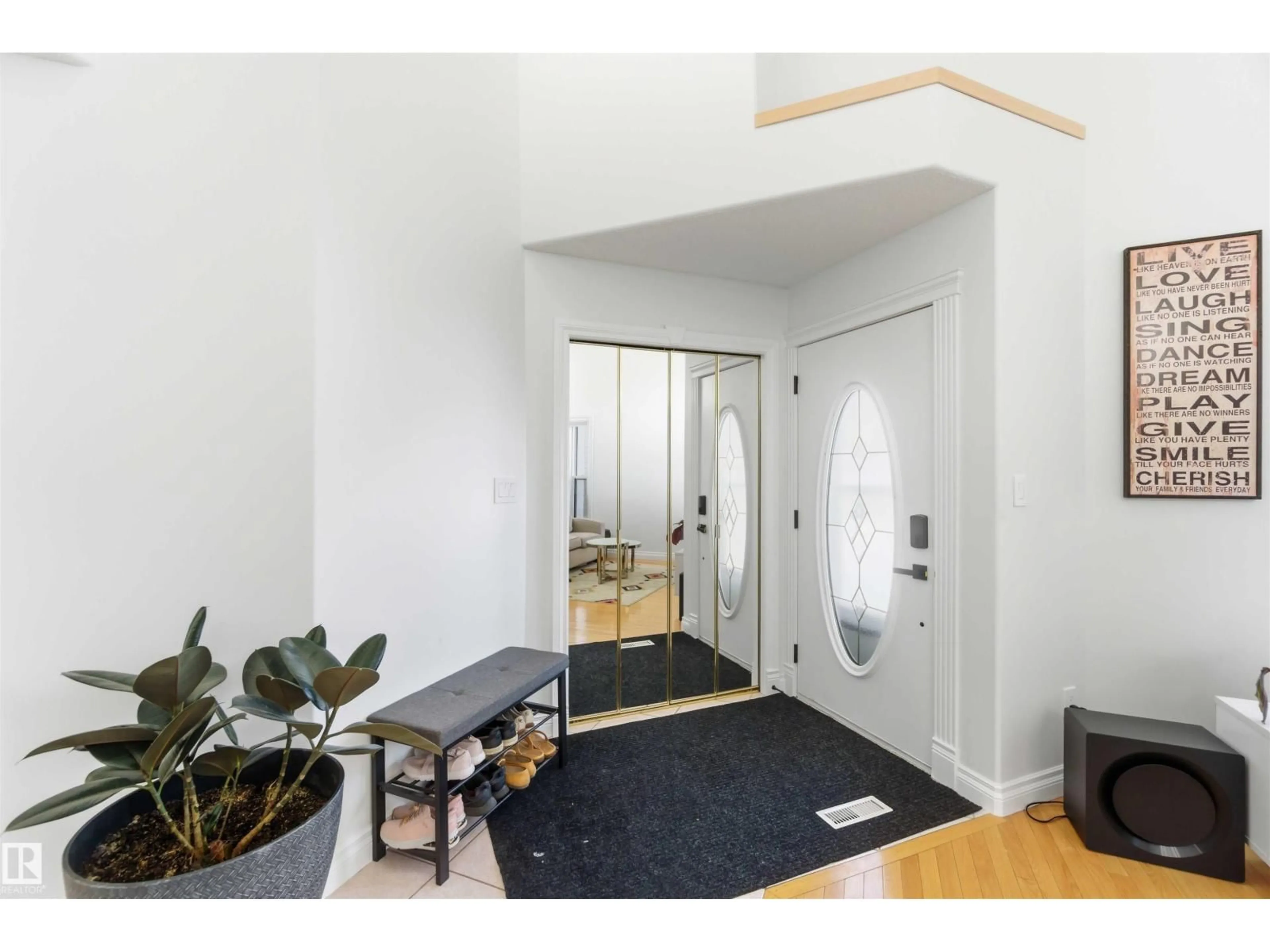 Indoor entryway for NW - 1324 116 ST, Edmonton Alberta T6J7B3