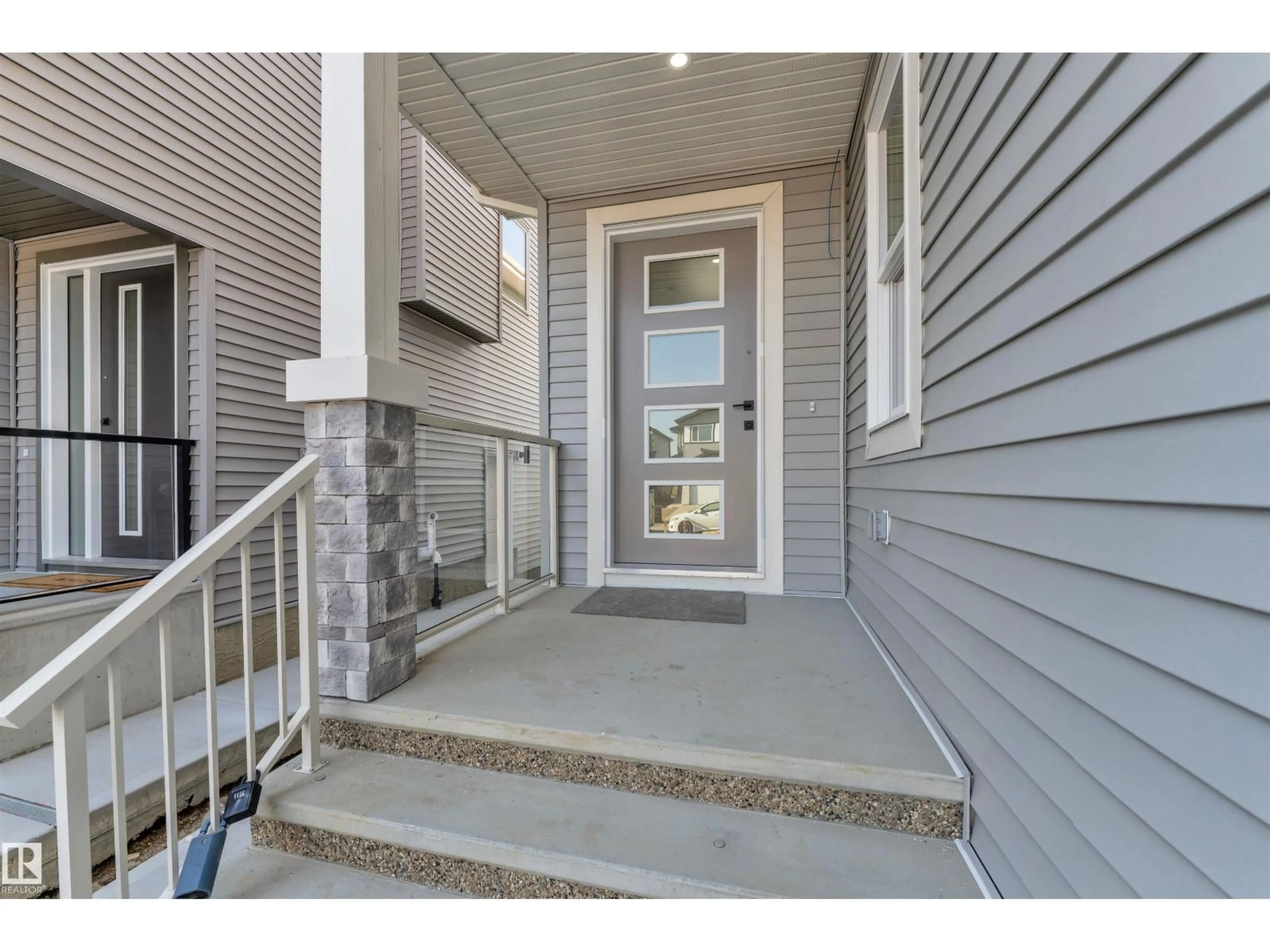 Indoor entryway for 176 CALEDON CR, Spruce Grove Alberta T7X4E3