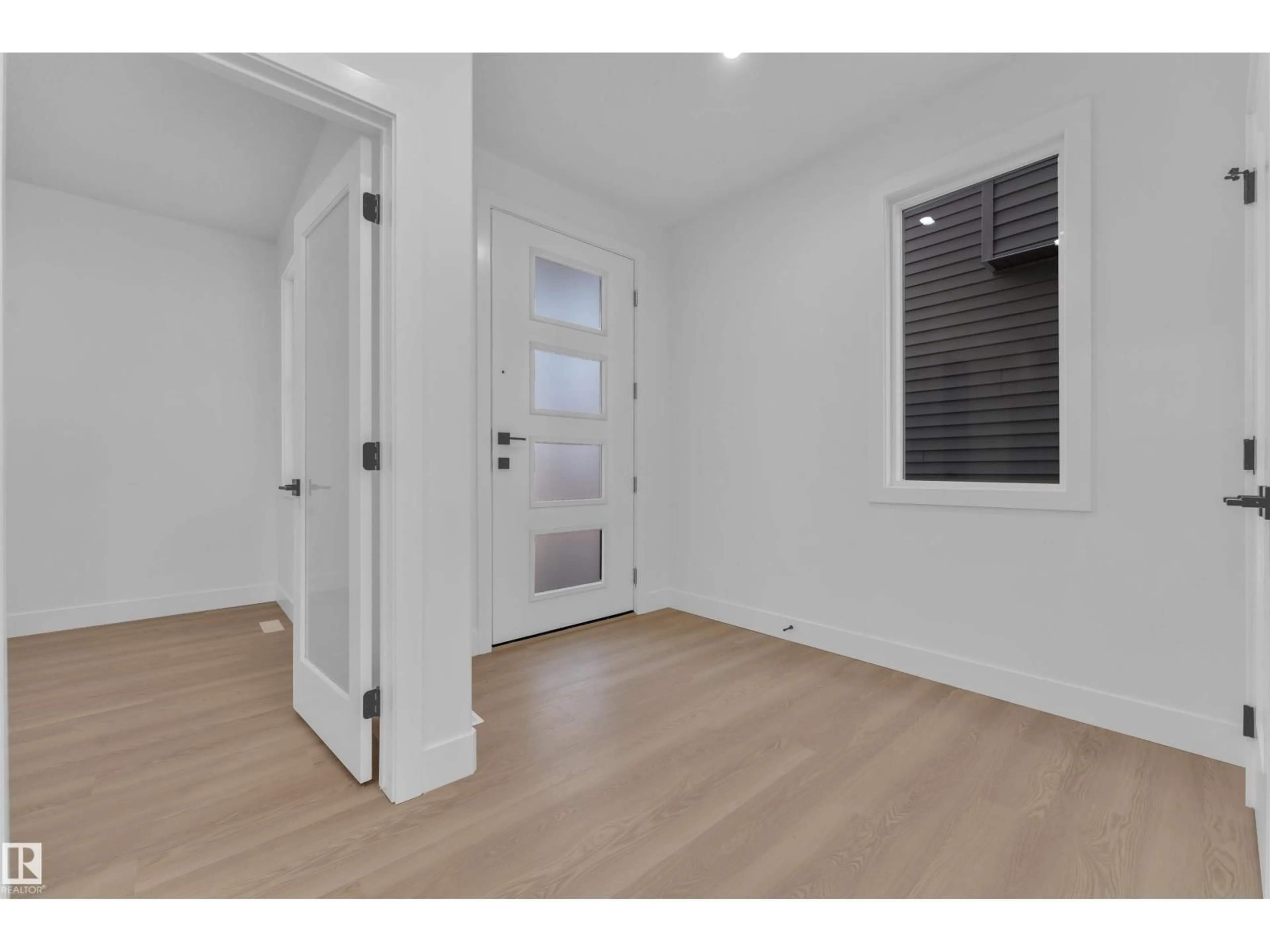 Indoor entryway for 176 CALEDON CR, Spruce Grove Alberta T7X4E3