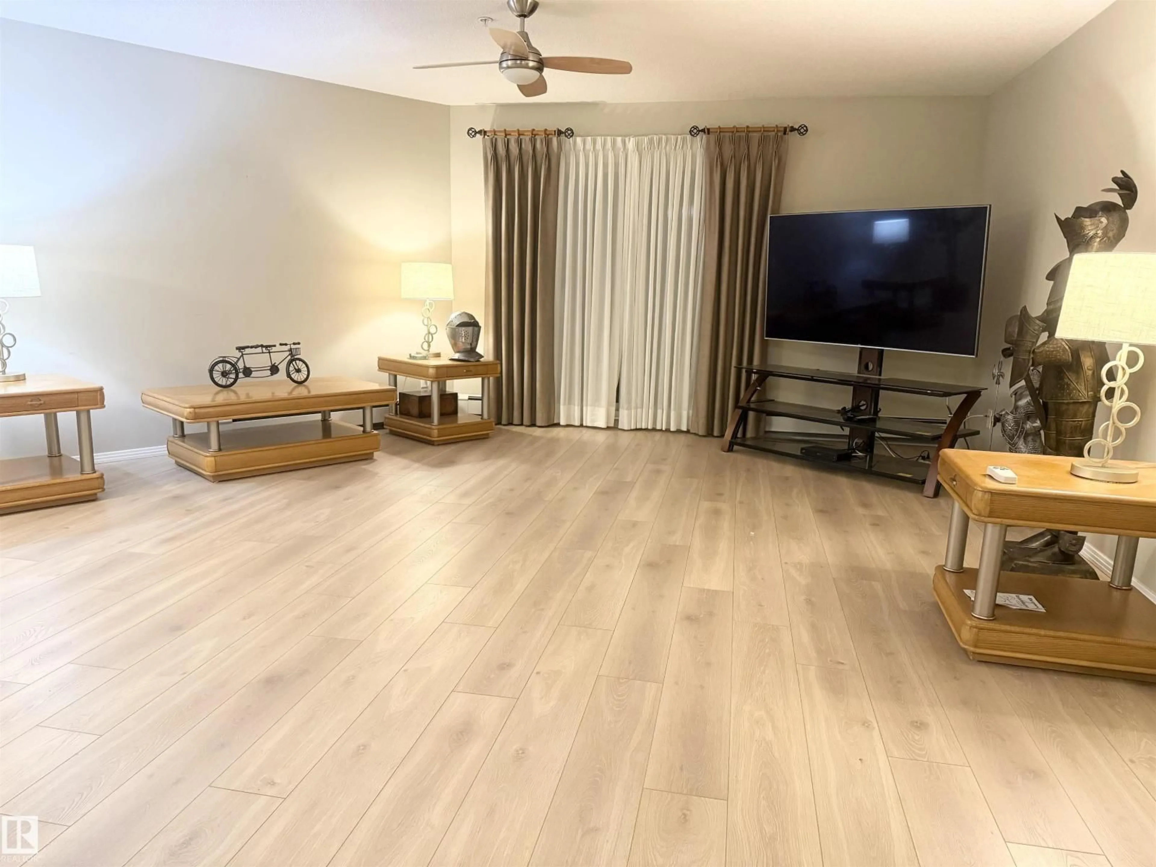 A pic of a room for 592 - 315 HOOKE RD NW, Edmonton Alberta T5A5H2