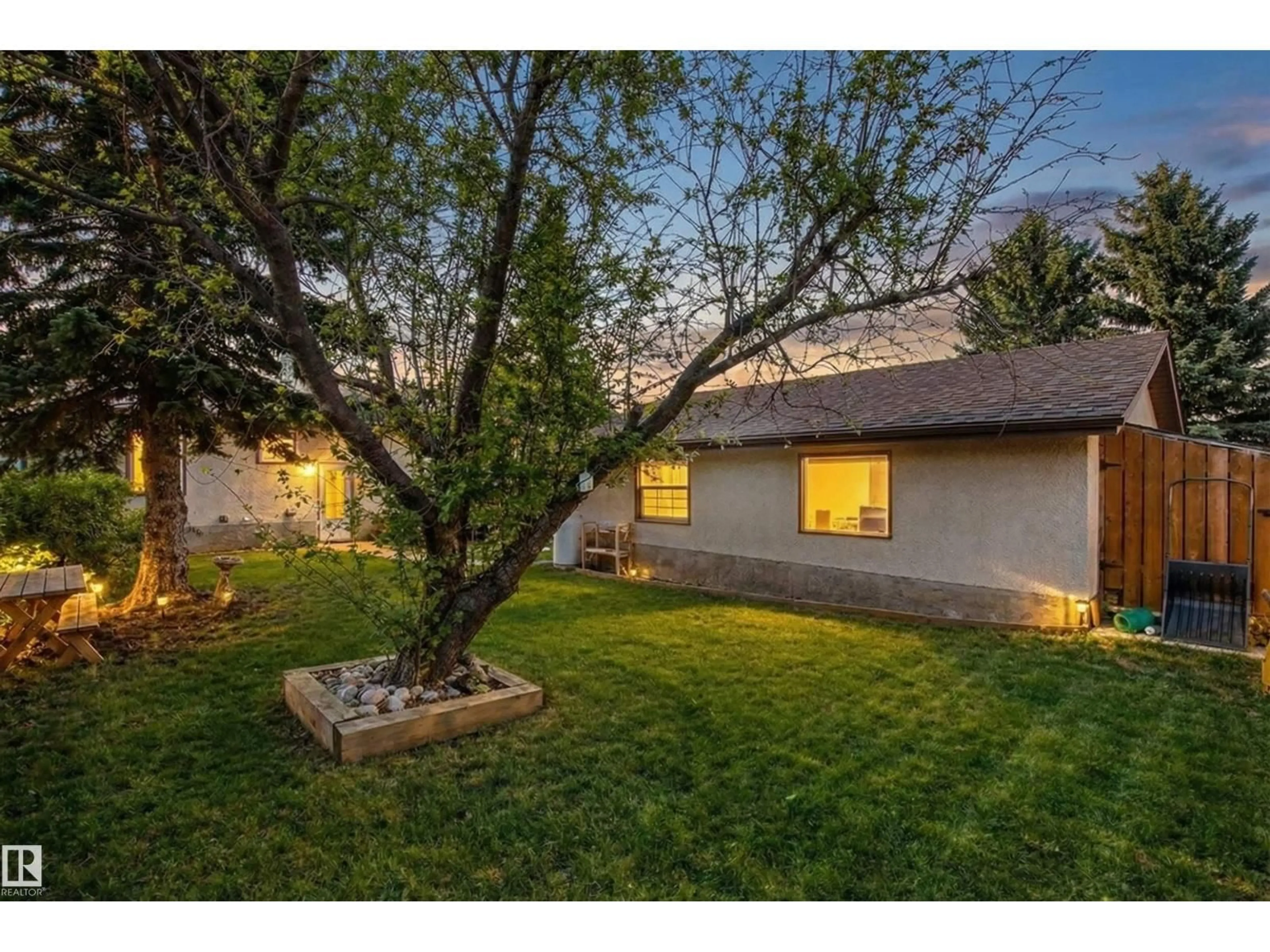 A pic from outside/outdoor area/front of a property/back of a property/a pic from drone, street for 18315 68 AV, Edmonton Alberta T5T2H5