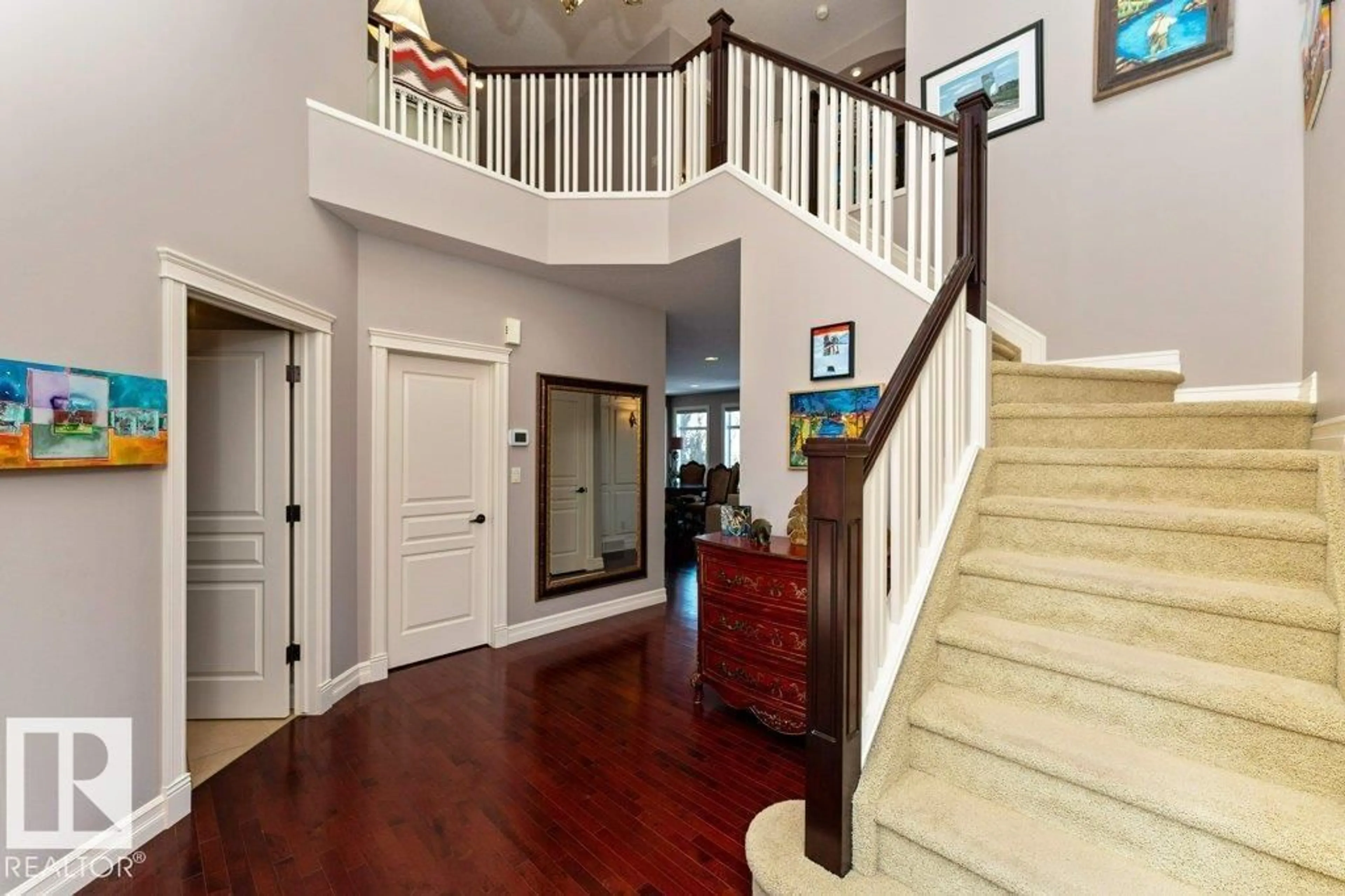 Indoor foyer for 304 CALDWELL CL, Edmonton Alberta T6M2W9