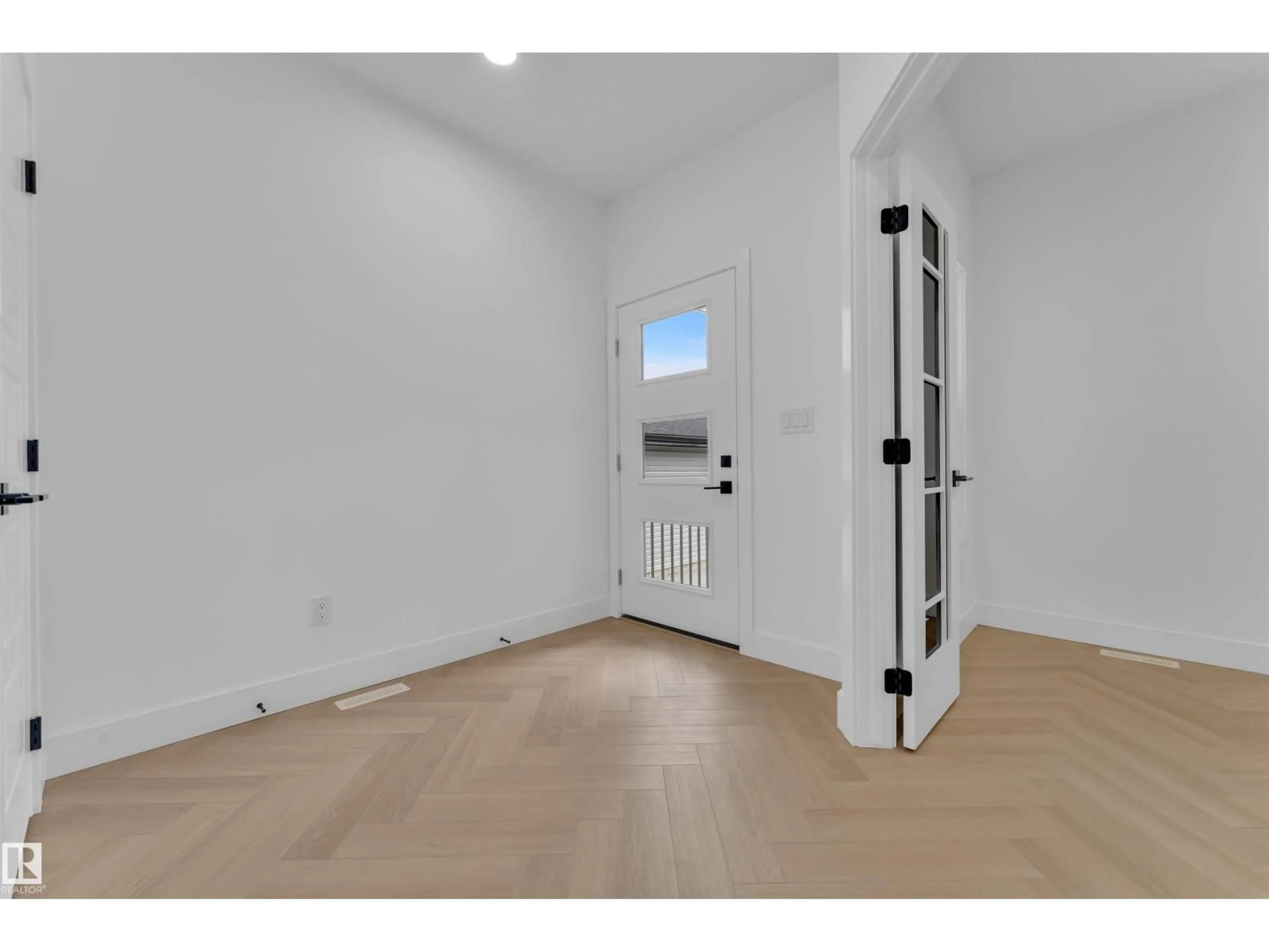 Indoor entryway for 12 DALQUIST BA, Leduc Alberta T9E1N7