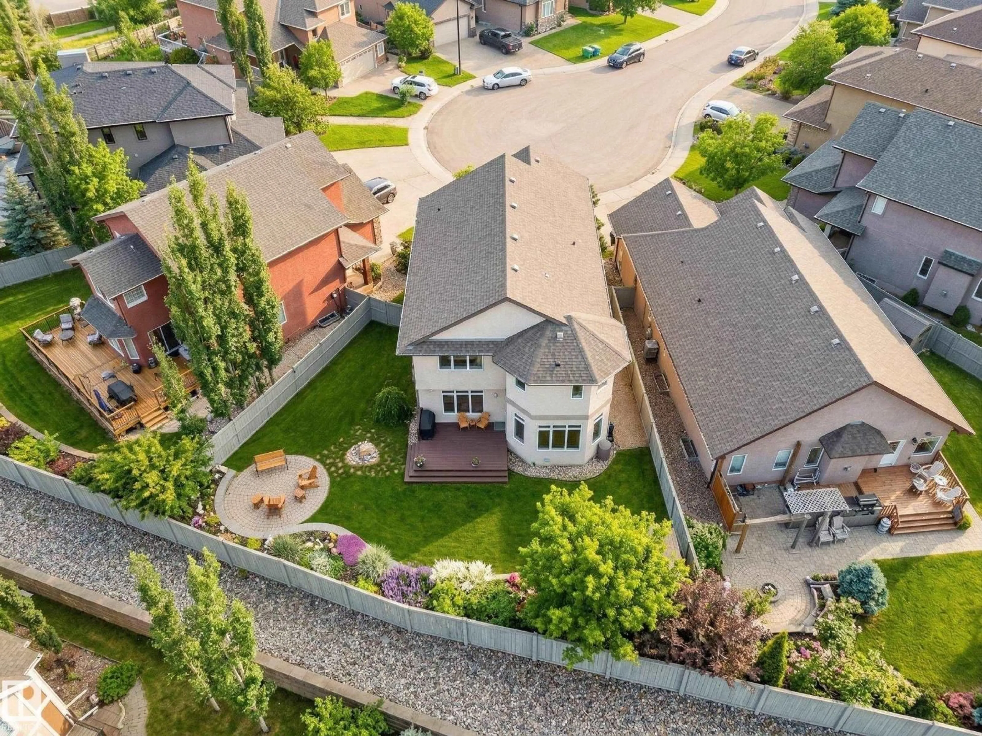 A pic from outside/outdoor area/front of a property/back of a property/a pic from drone, street for 2422 WARRY PL, Edmonton Alberta T6W0P1