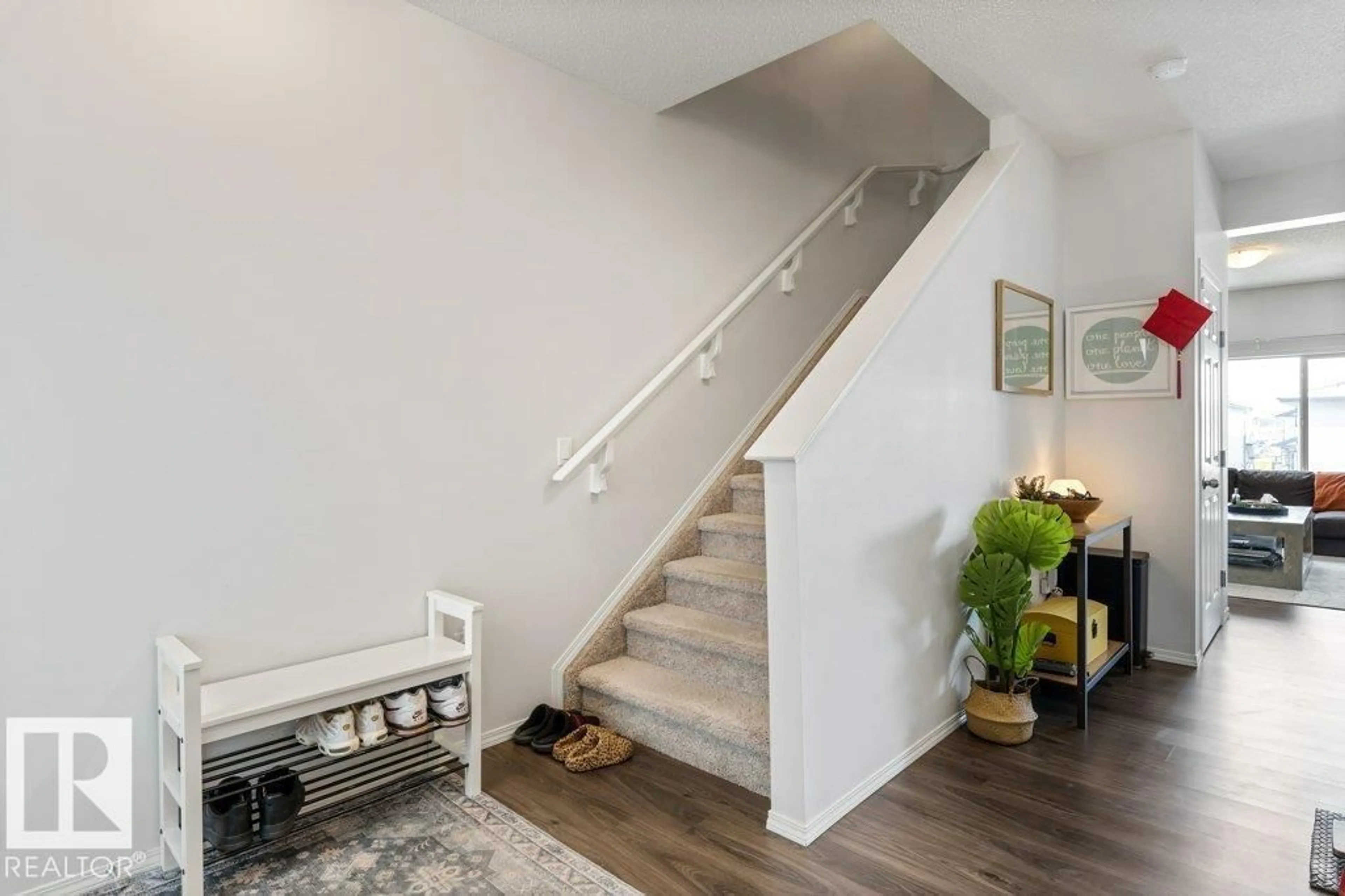 Unknown for 9939 222 ST, Edmonton Alberta T5T7L8