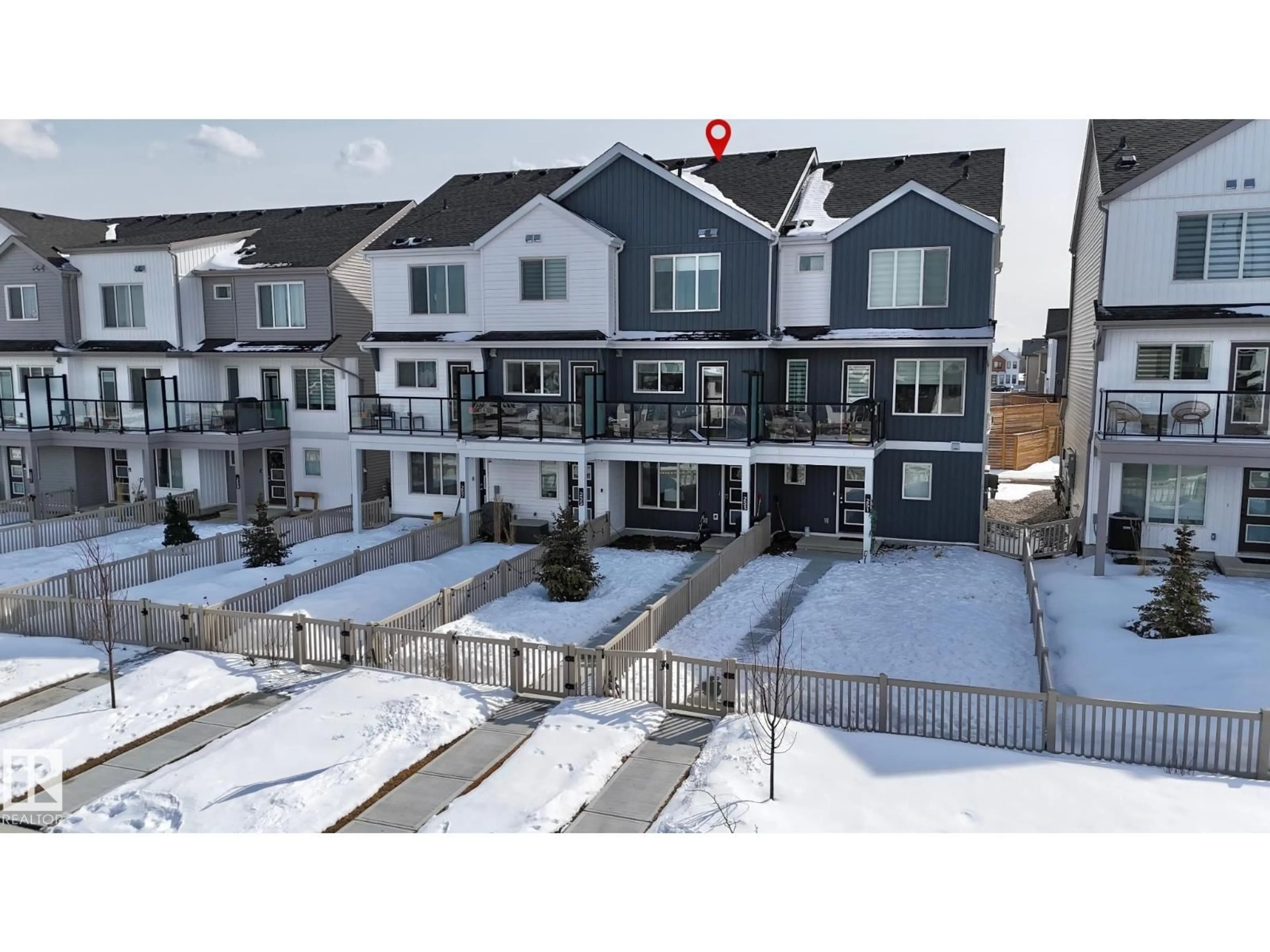 A pic from outside/outdoor area/front of a property/back of a property/a pic from drone, unknown for 253 MARQUIS BV, Edmonton Alberta T5Y4E7